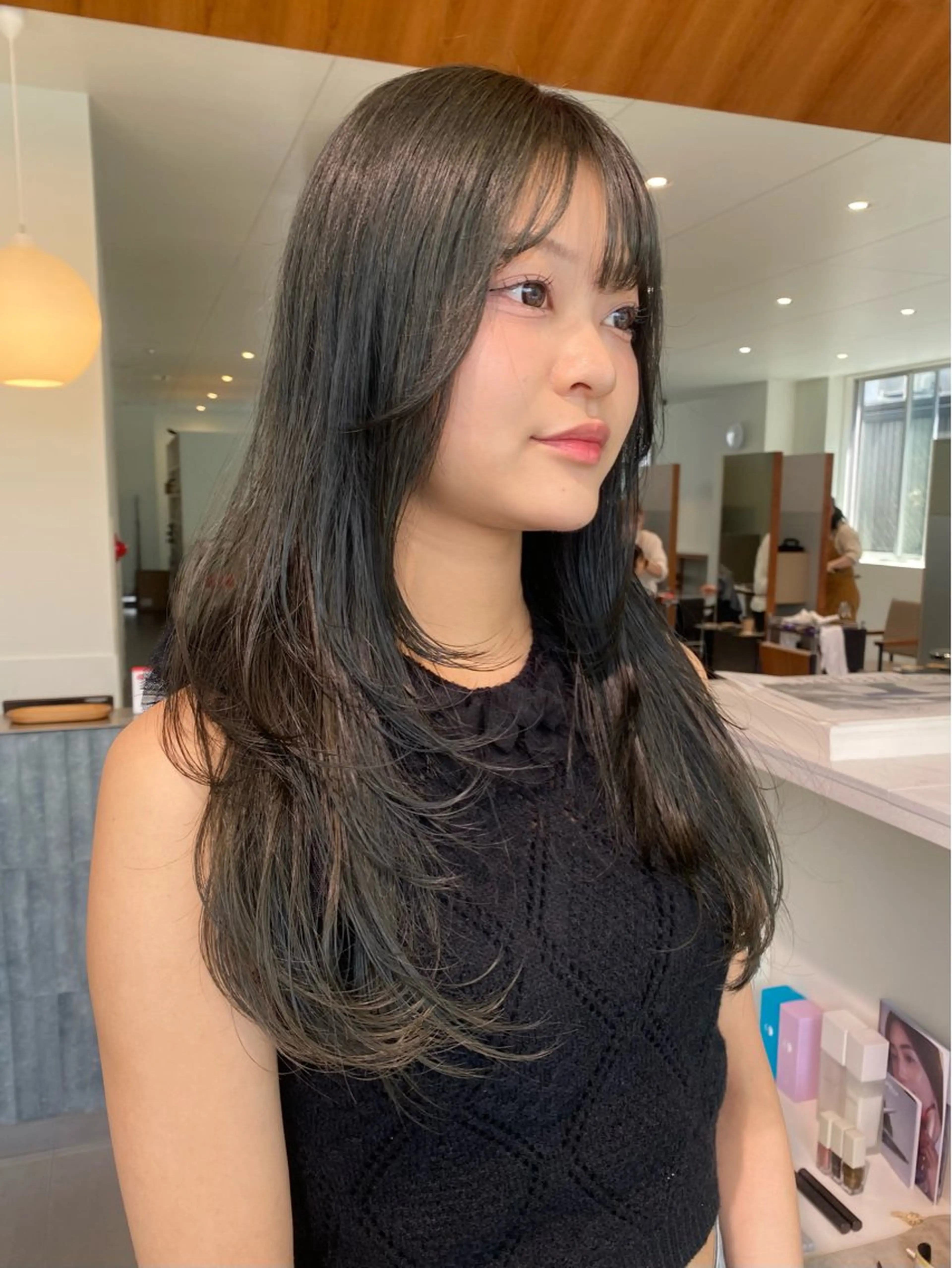 ロング レイヤーカット 🎀透明感× 暖色カラーつな🎀のヘアスタイル