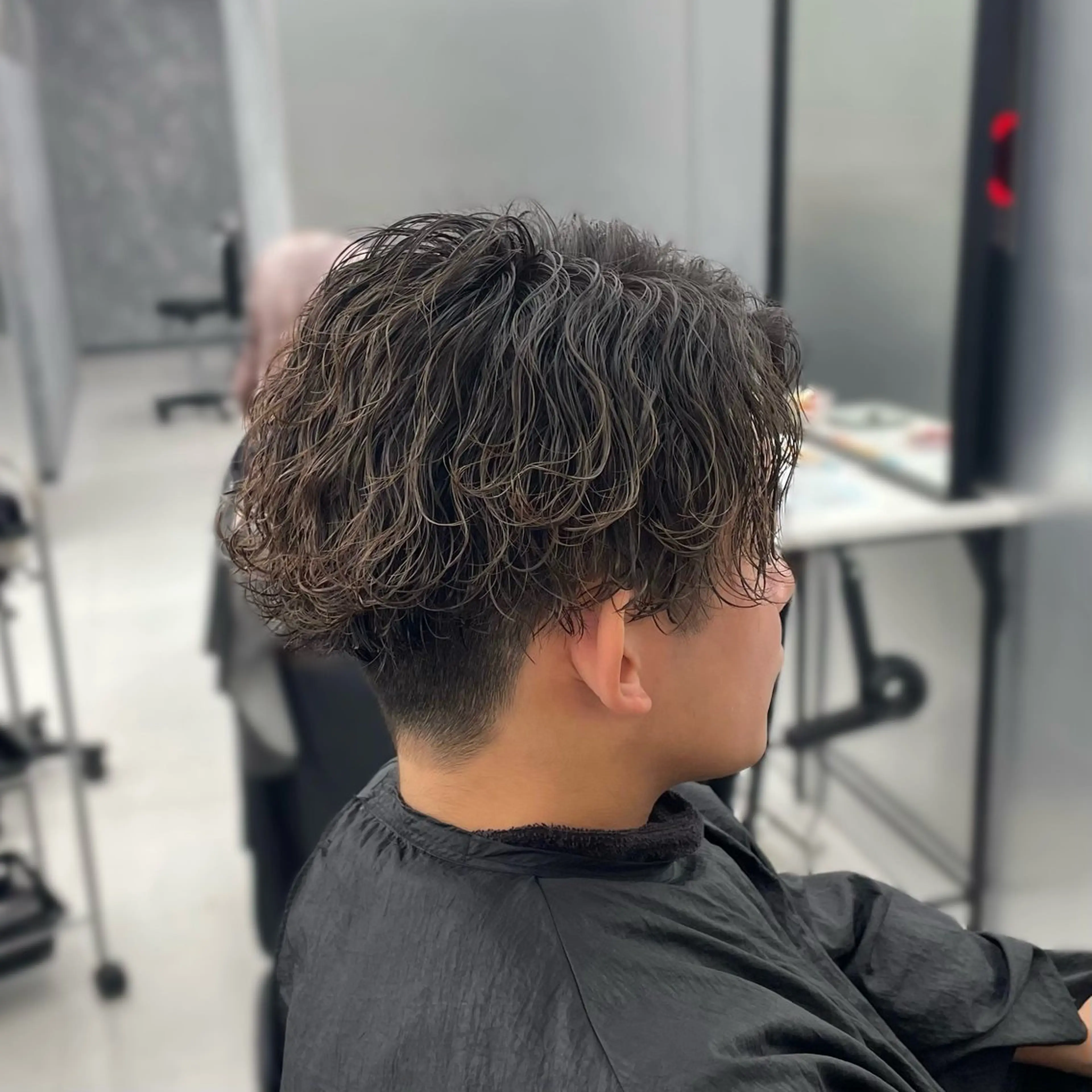 ショート パーマ メンズ カット パーマ トリートメント ʜᴀʀᴜᴋᴀ♱メンズ ウルフ/ブリーチのヘアスタイル