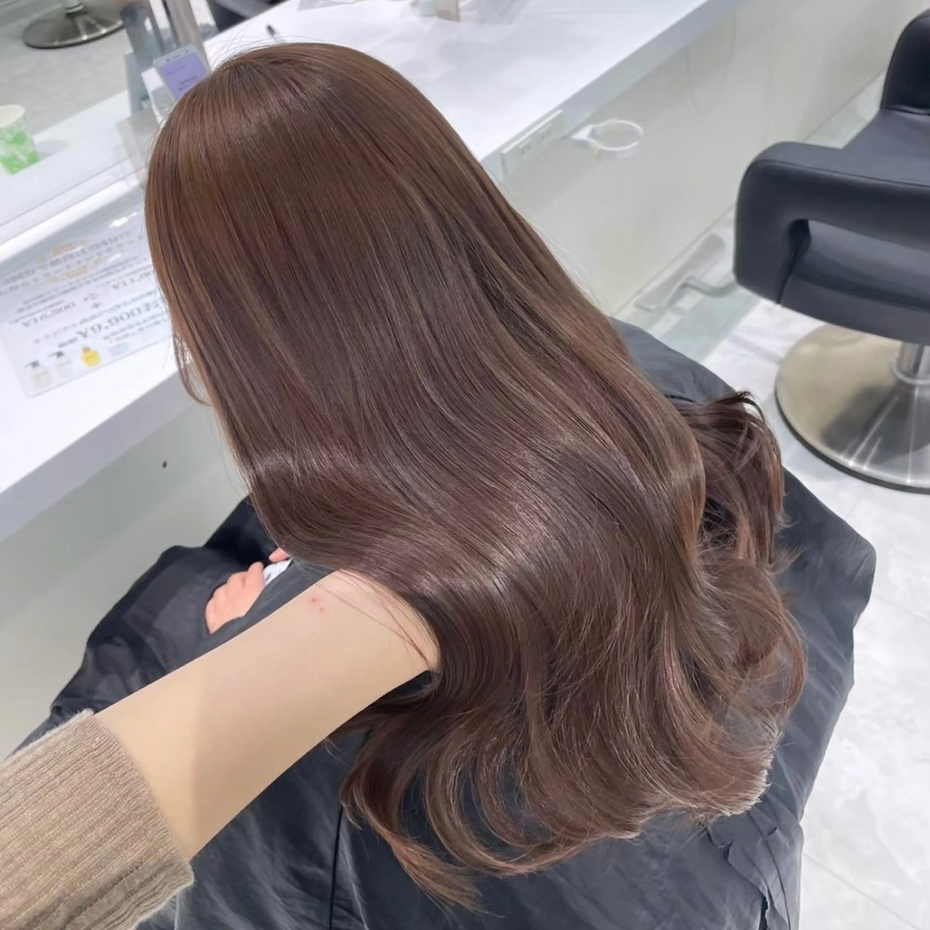 〖卒業生におすすめ‼️〗ブリーチなしダブルカラー➕髪質改善トリートメント➕コテ巻き🎀の写真