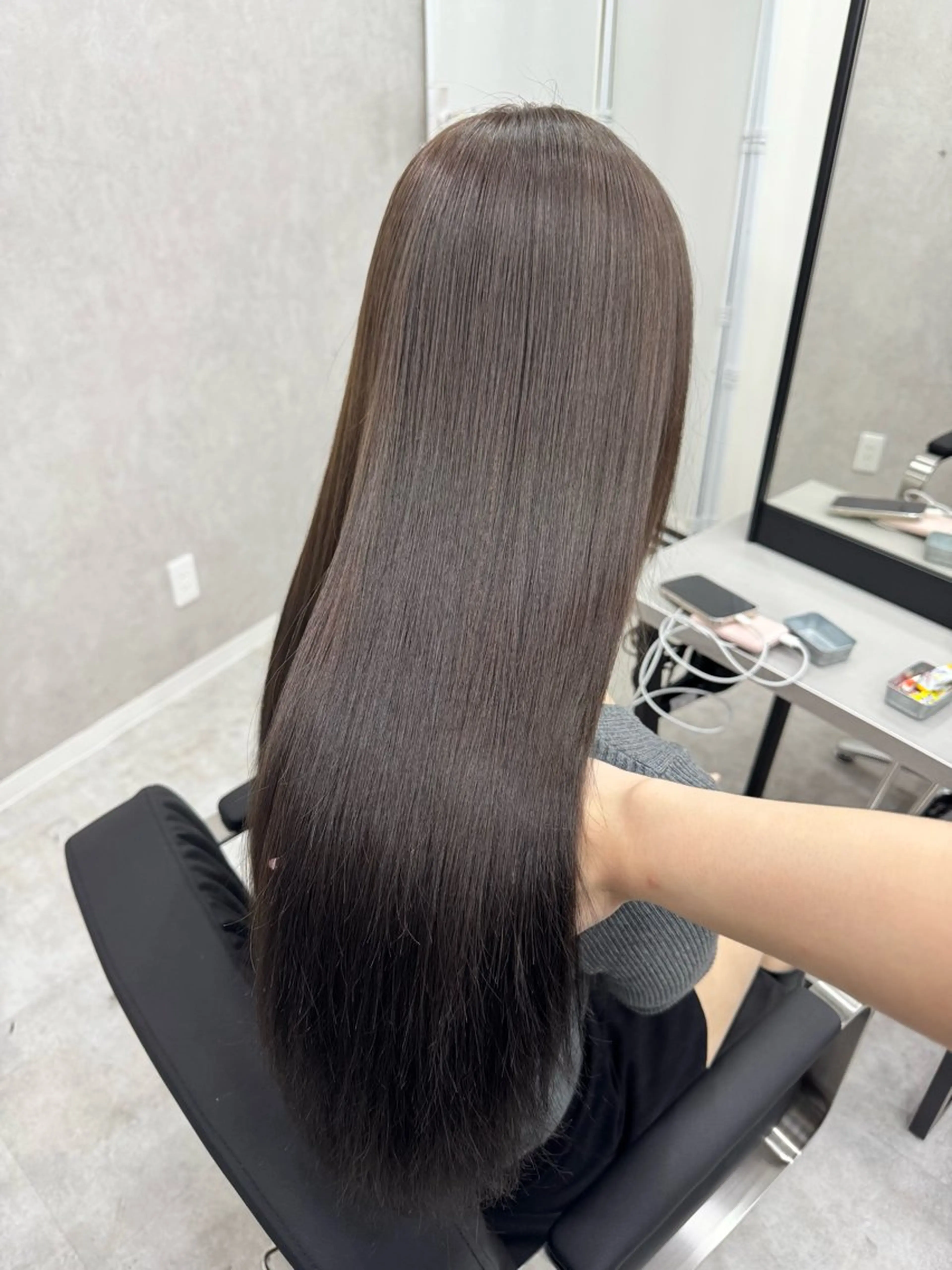 ロング カラー ベージュカラー ブリーチ ブラウンカラー ショコラブラウン ショコラグレージュ カット ヘアカラー トリートメント 赤み無し柔らかカラー 【梅田】madokaのヘアスタイル