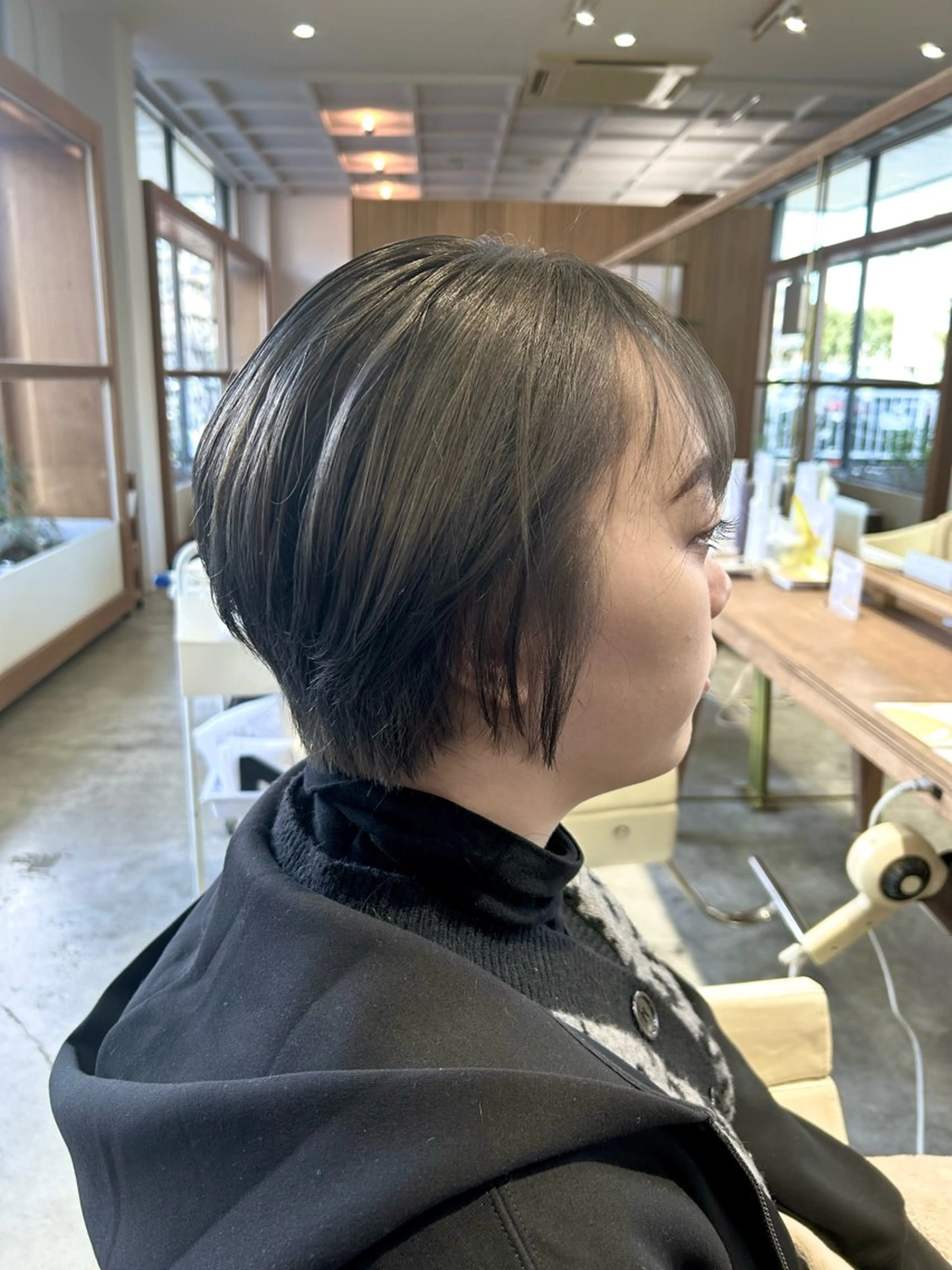ショート カラー ブリーチ グレージュ アイスグレージュ ヘアカラー 佐藤 悠生 メンズパーマ.カットのヘアスタイル