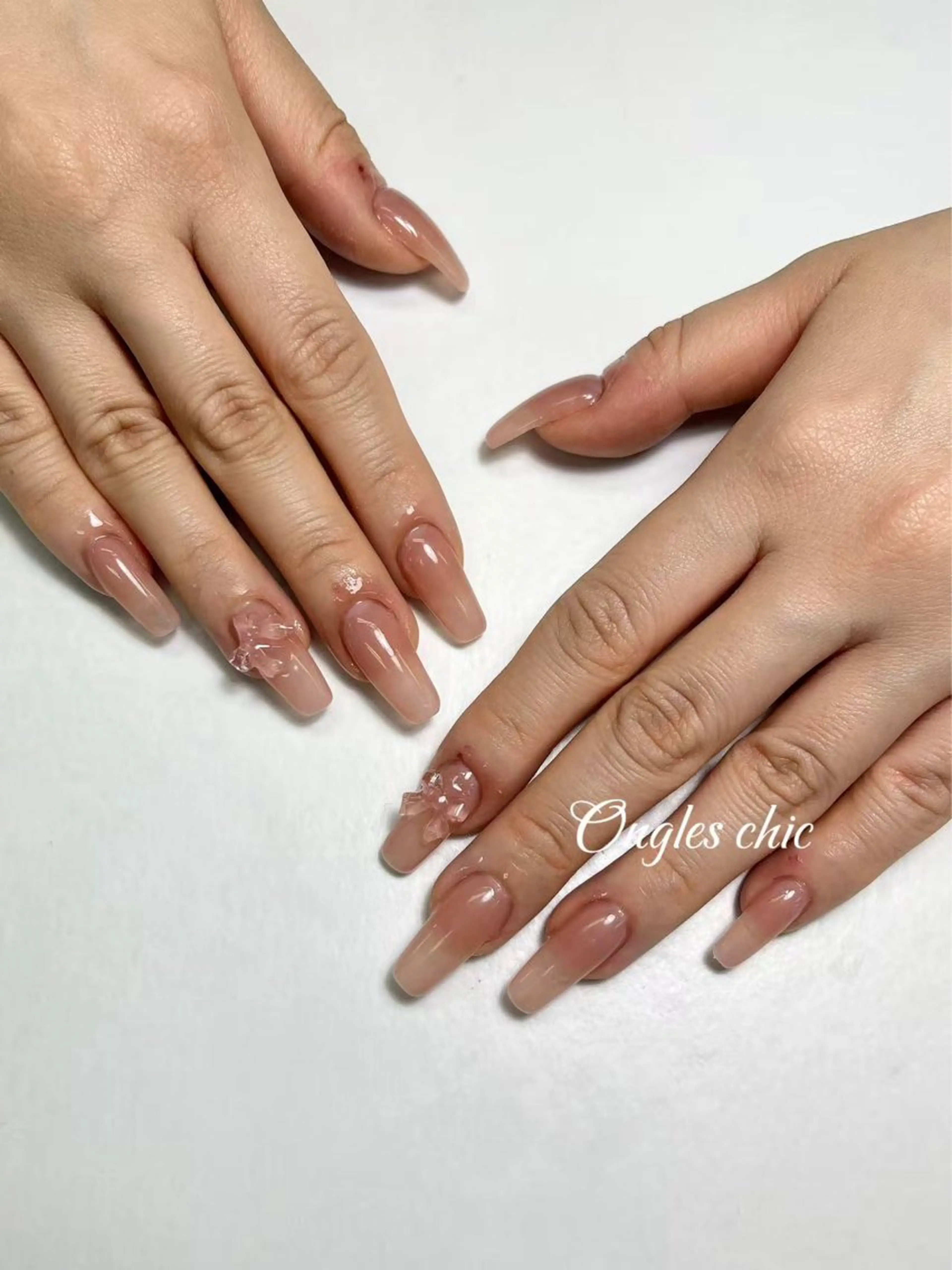 ネイル ハンドネイル ハンドケア ongles chicのネイルデザイン