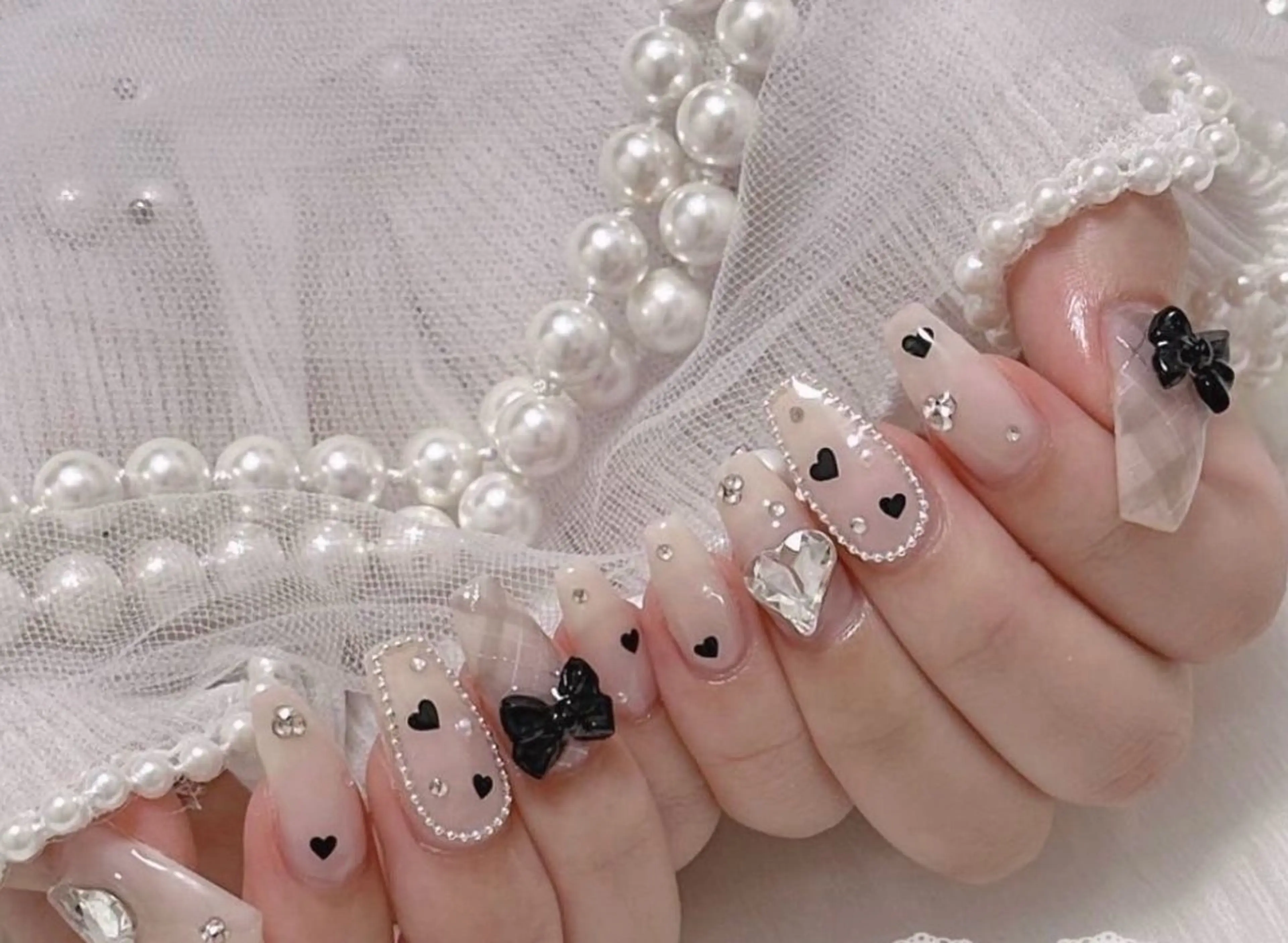 ネイル チークネイル フレンチネイル グラデーション 韓国ネイル マグネットネイル Hana Nailのネイルデザイン