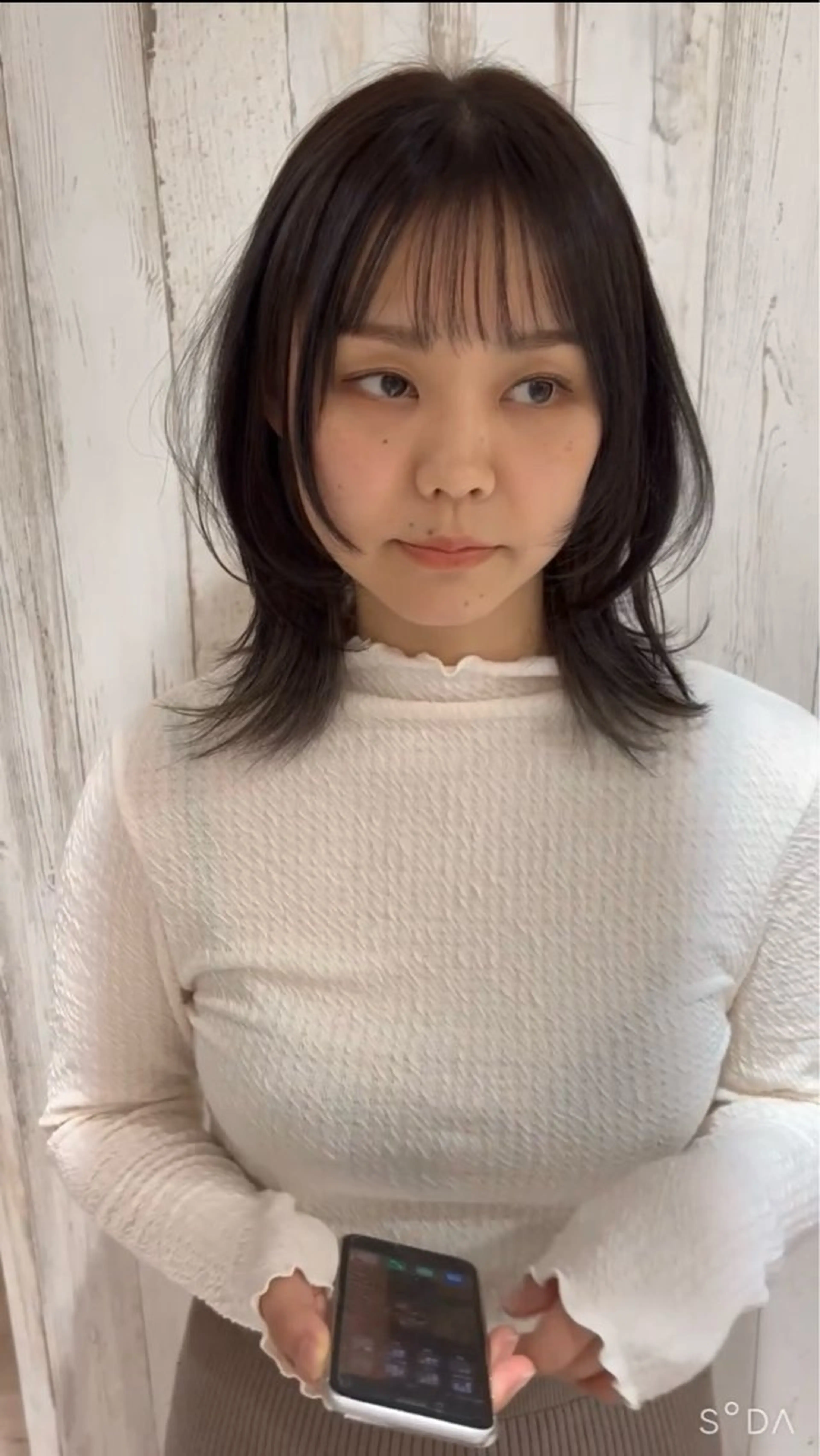 ミディアム カラー アッシュ ダークアッシュ くびれヘア ウルフカット カット ヘアカラー トリートメント 仲村 豪太のヘアスタイル