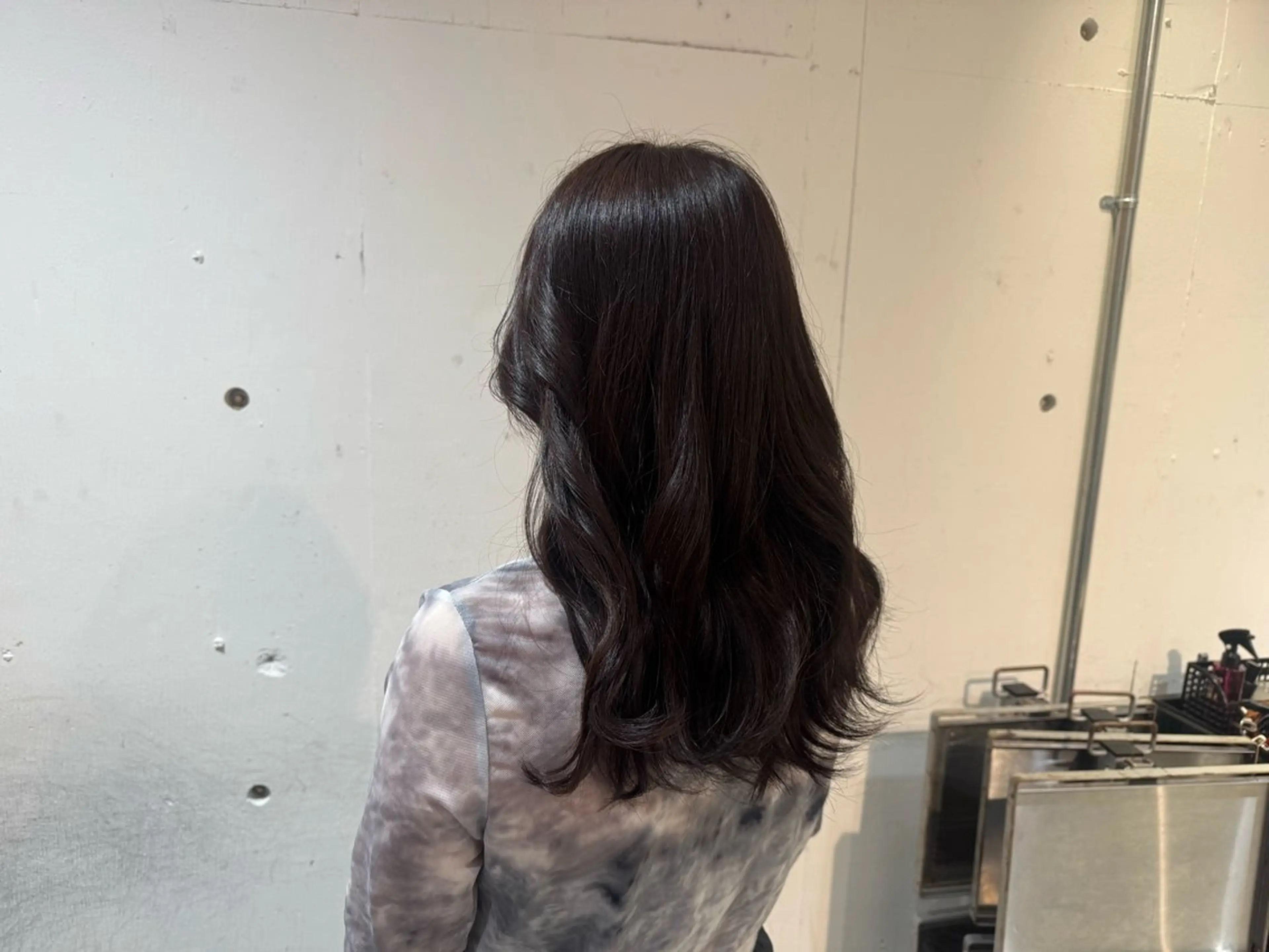 ロング アッシュ ヘアカラー AiRU hair RIRIKOのヘアスタイル