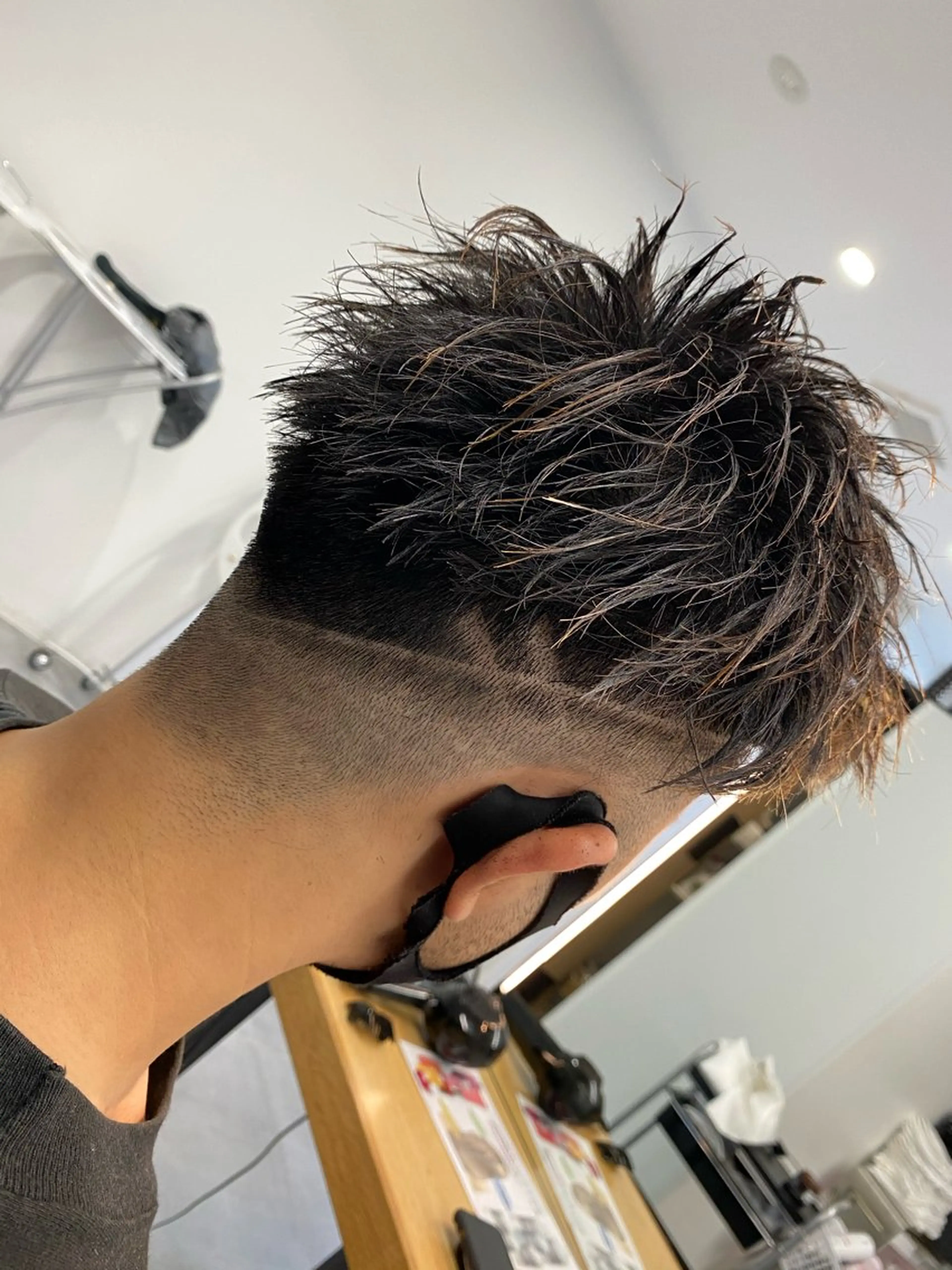 ショート パーマ メンズ 鍋島 拓真のヘアスタイル