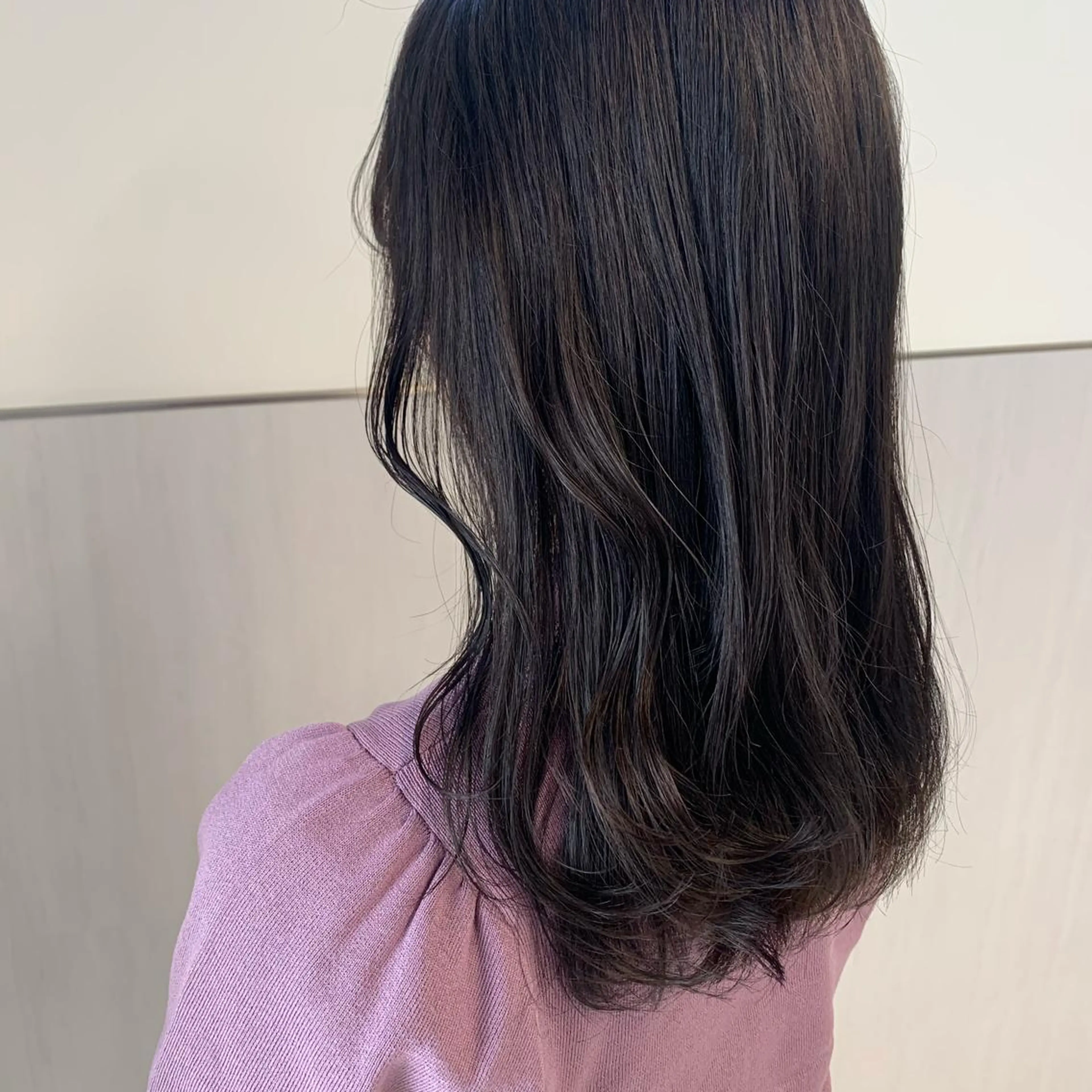 ロング カラー アッシュ ダークアッシュ 梅本 有希のヘアスタイル