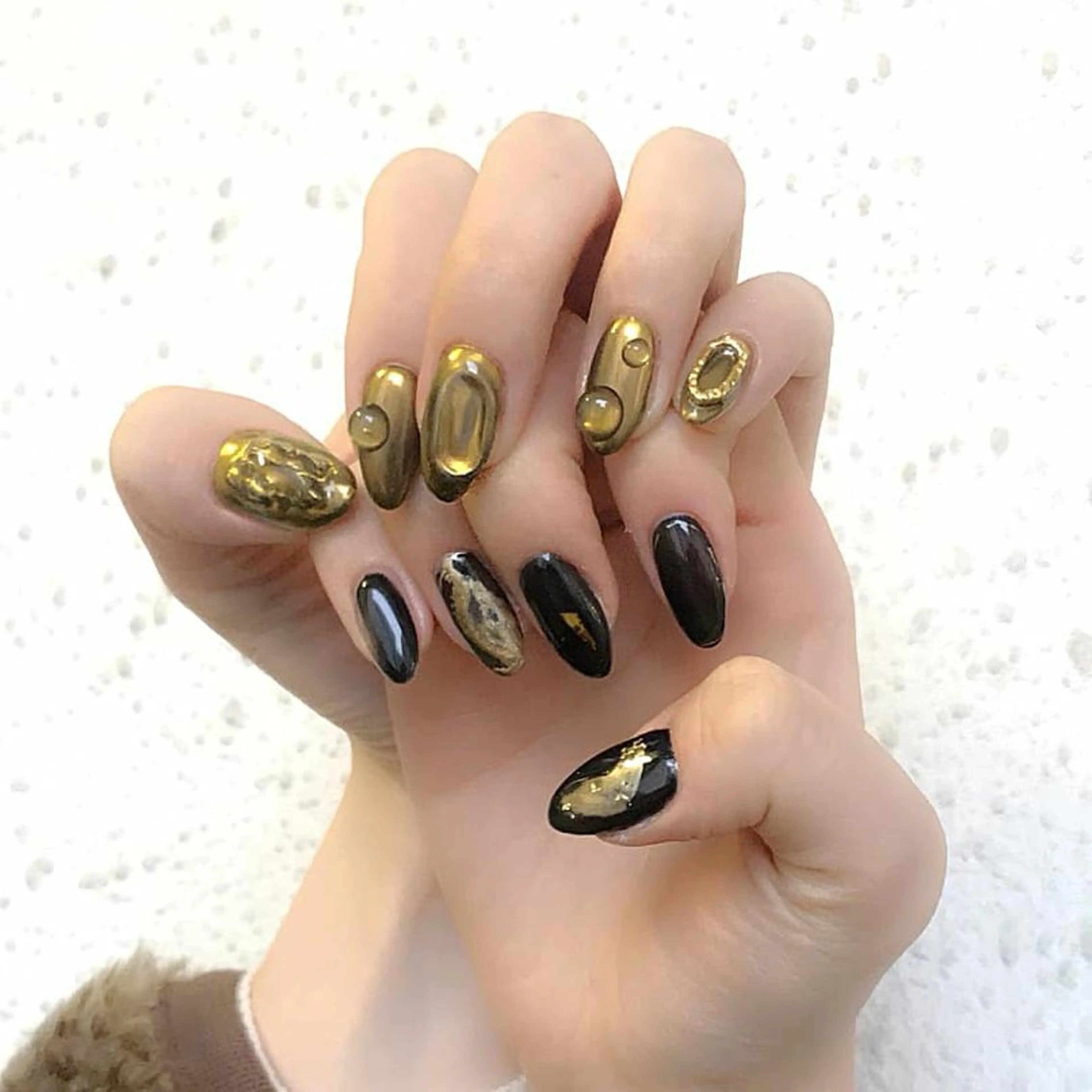 ネイル 氷ネイル・うるうるネイル ハンドネイル ハンドケア lylynail YUUKAのネイルデザイン