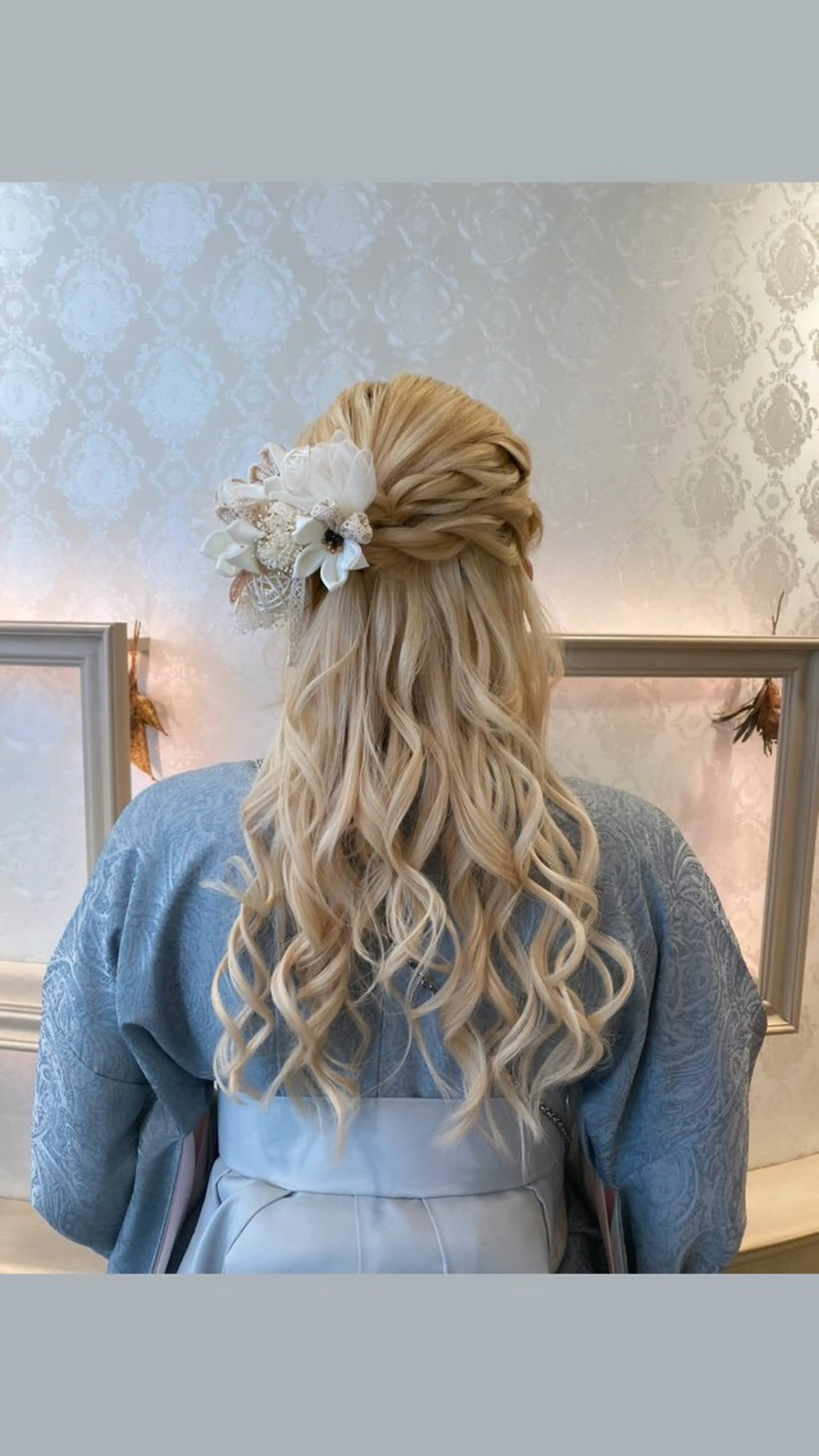 ロング ヘアアレンジ ハーフアップ 暖色カラー/ ストレート/くるみのヘアスタイル