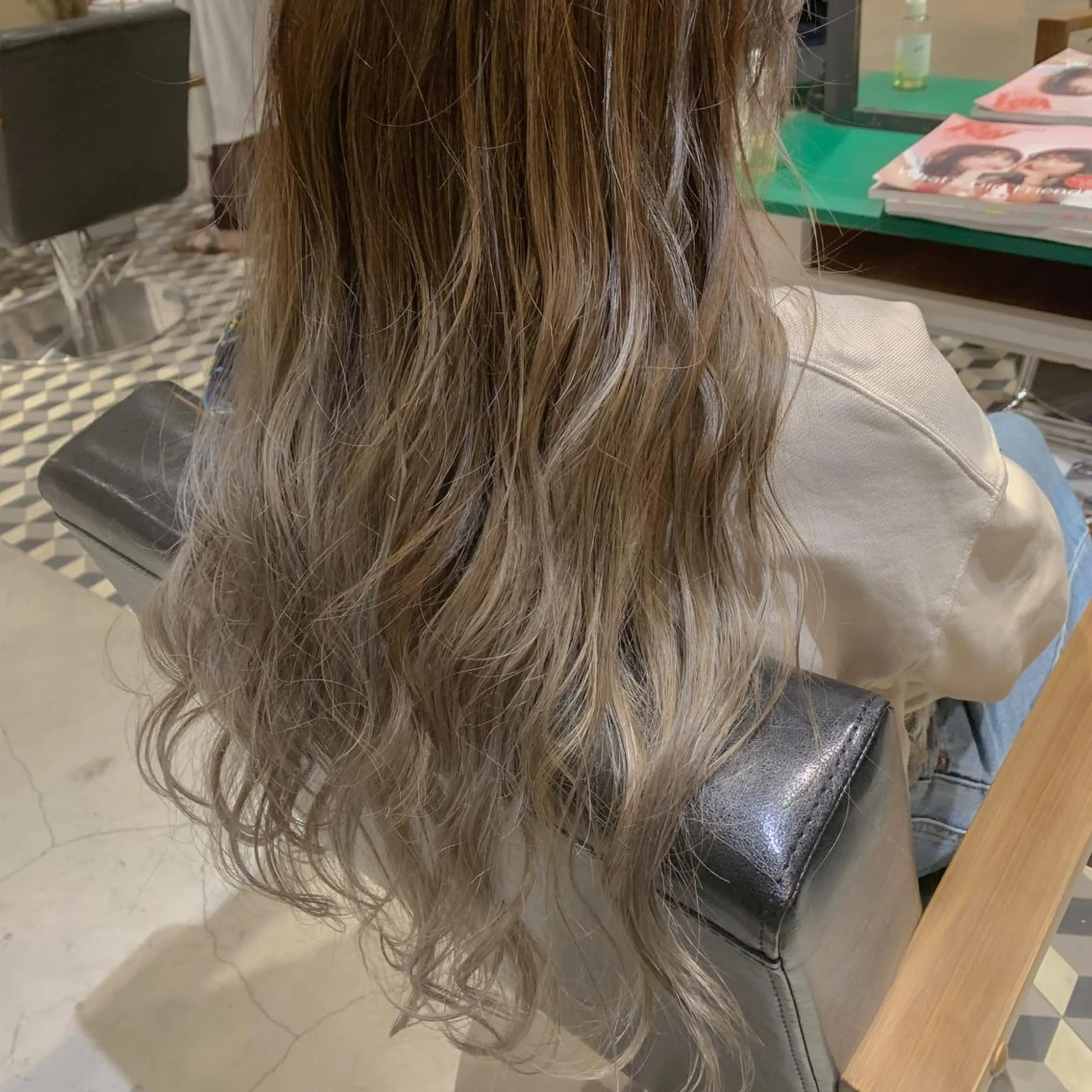ロング カラー バレイヤージュ グレージュ レイヤーカット ヘアカラー トリートメント "小顔カット" Fuko.のヘアスタイル