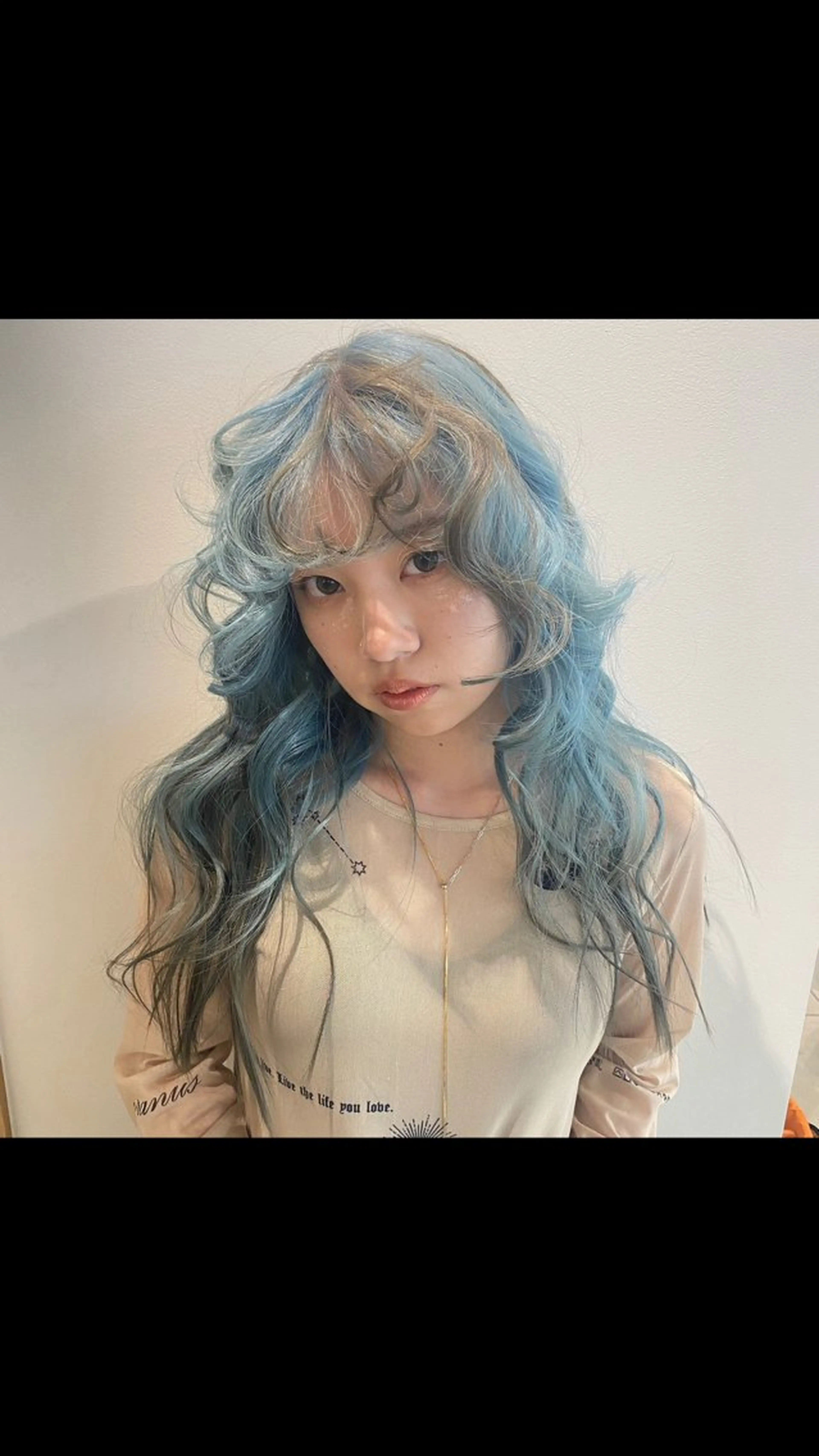 カラー abe yuikaのヘアスタイル