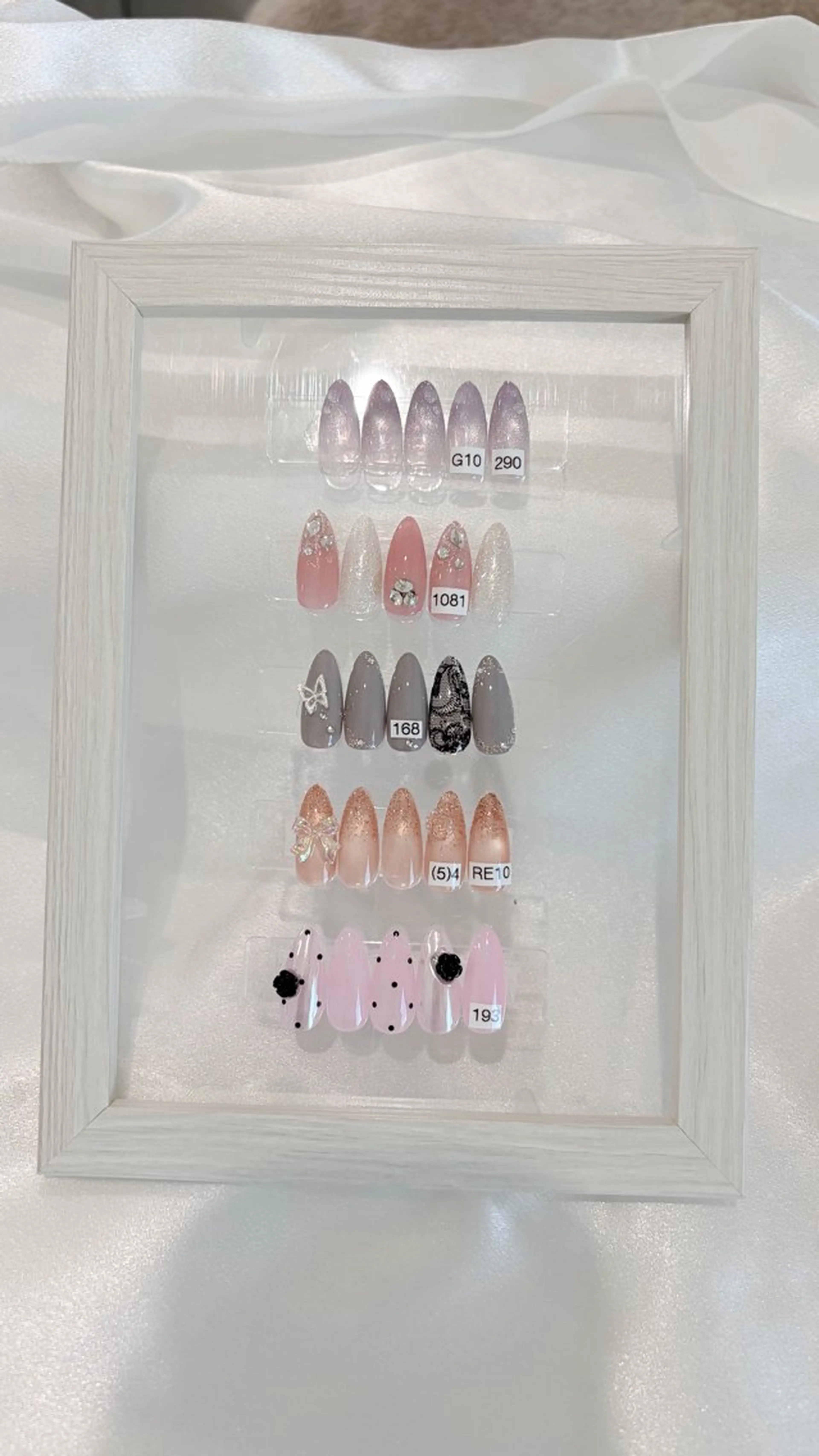 ネイル ハンドネイル EmaNail 🧸Momokaのネイルデザイン