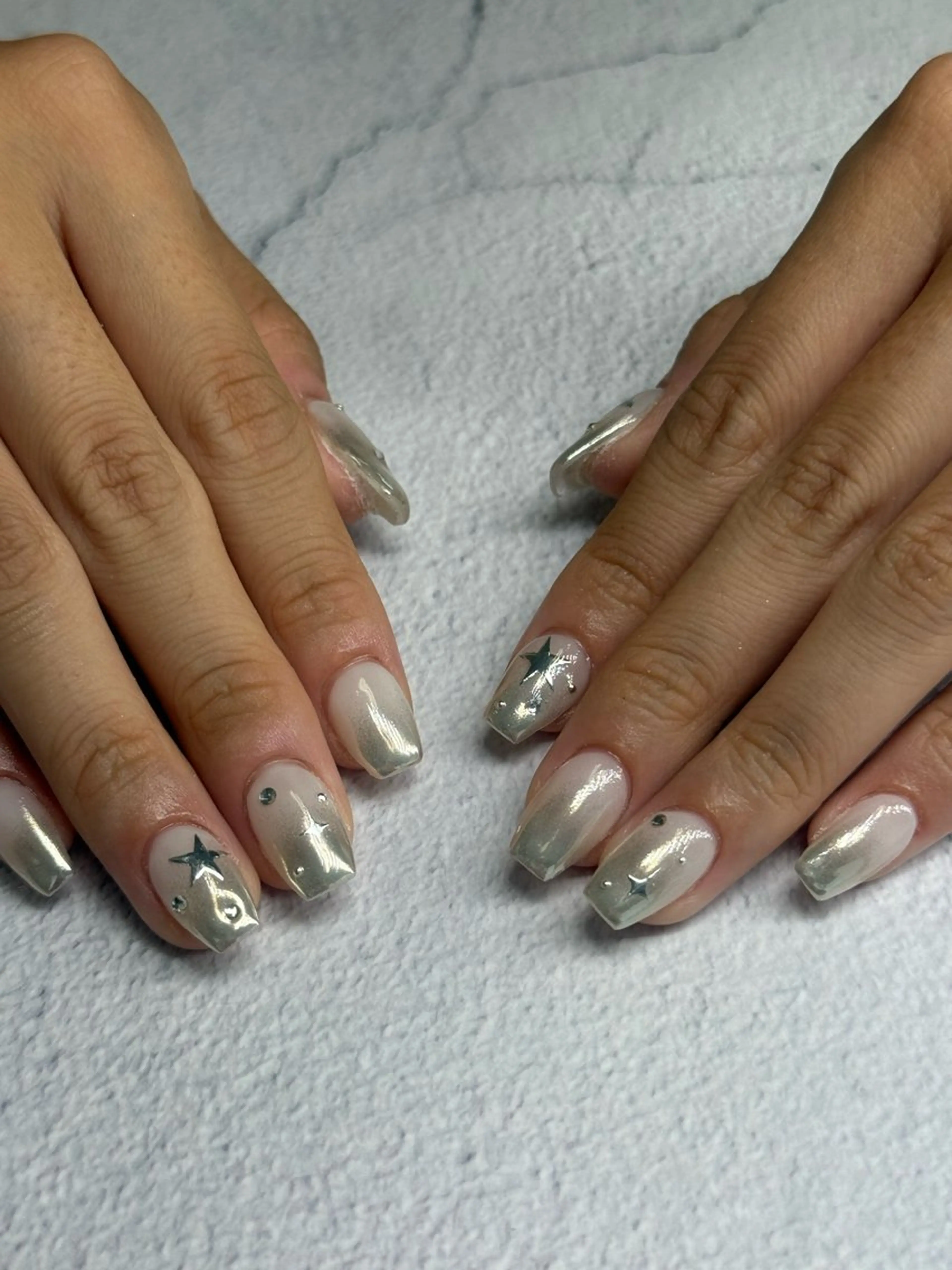 ネイル グラデーション ミラーネイル ネイルチップ hazuki ☽ 4月予約受付中✨のネイルデザイン