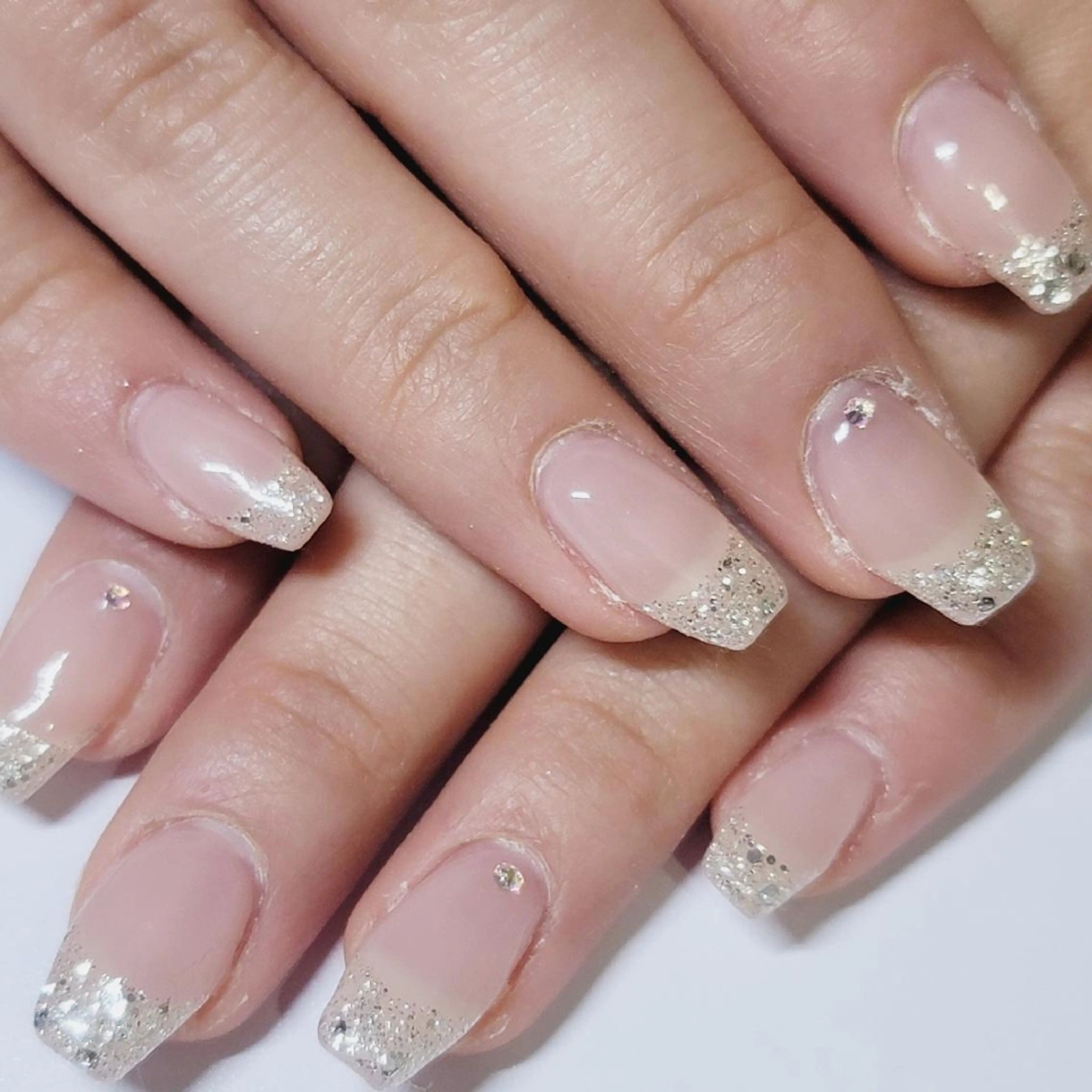 ネイル オーロラネイル フレンチネイル ホログラムネイル キラキラネイル ラメ(グリッター) ハンドネイル よしだ ひろきのネイルデザイン