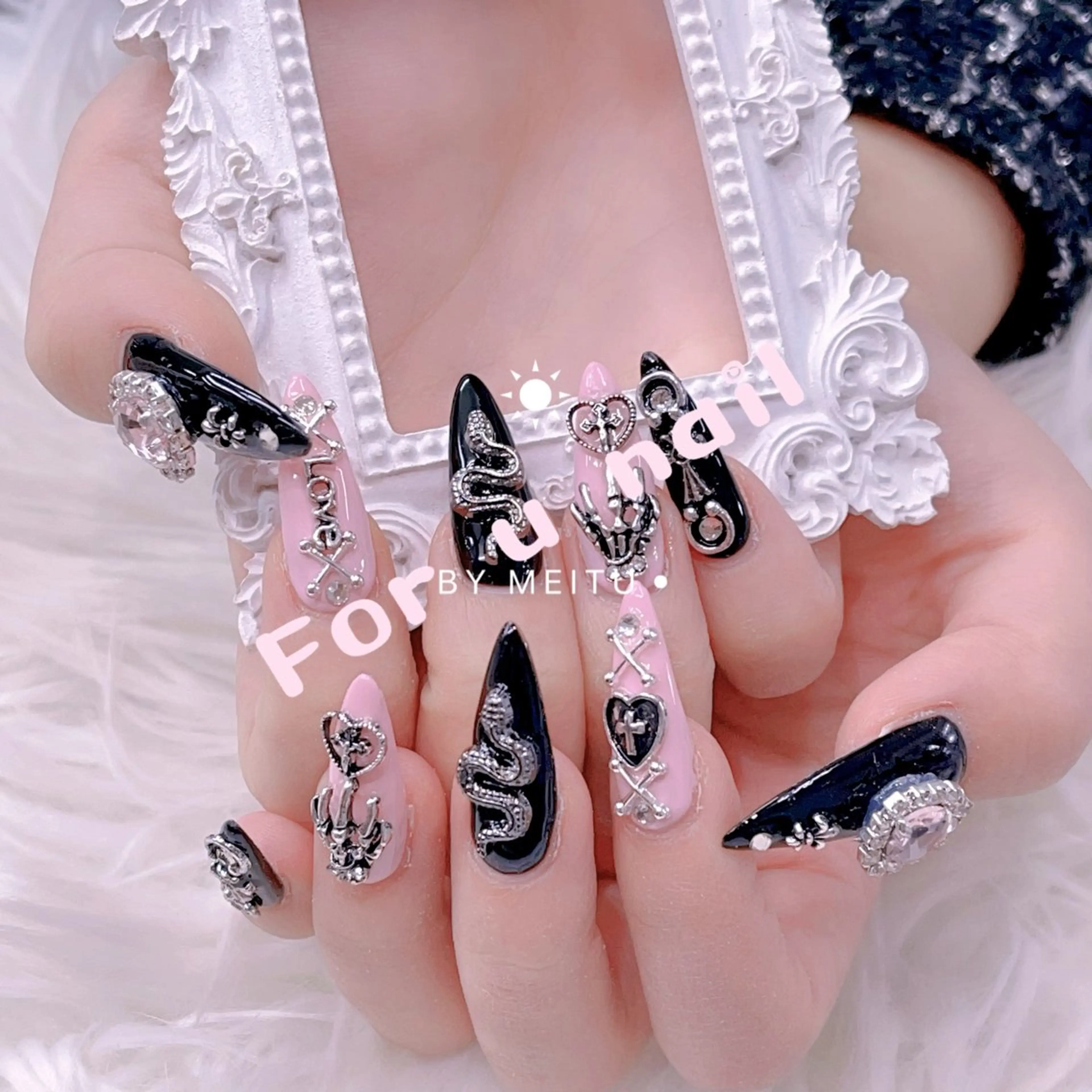 メンズ ネイル アートネイル フレンチネイル ジェルネイル キラキラネイル パラジェル Bloom スカルプ専門店のネイルデザイン