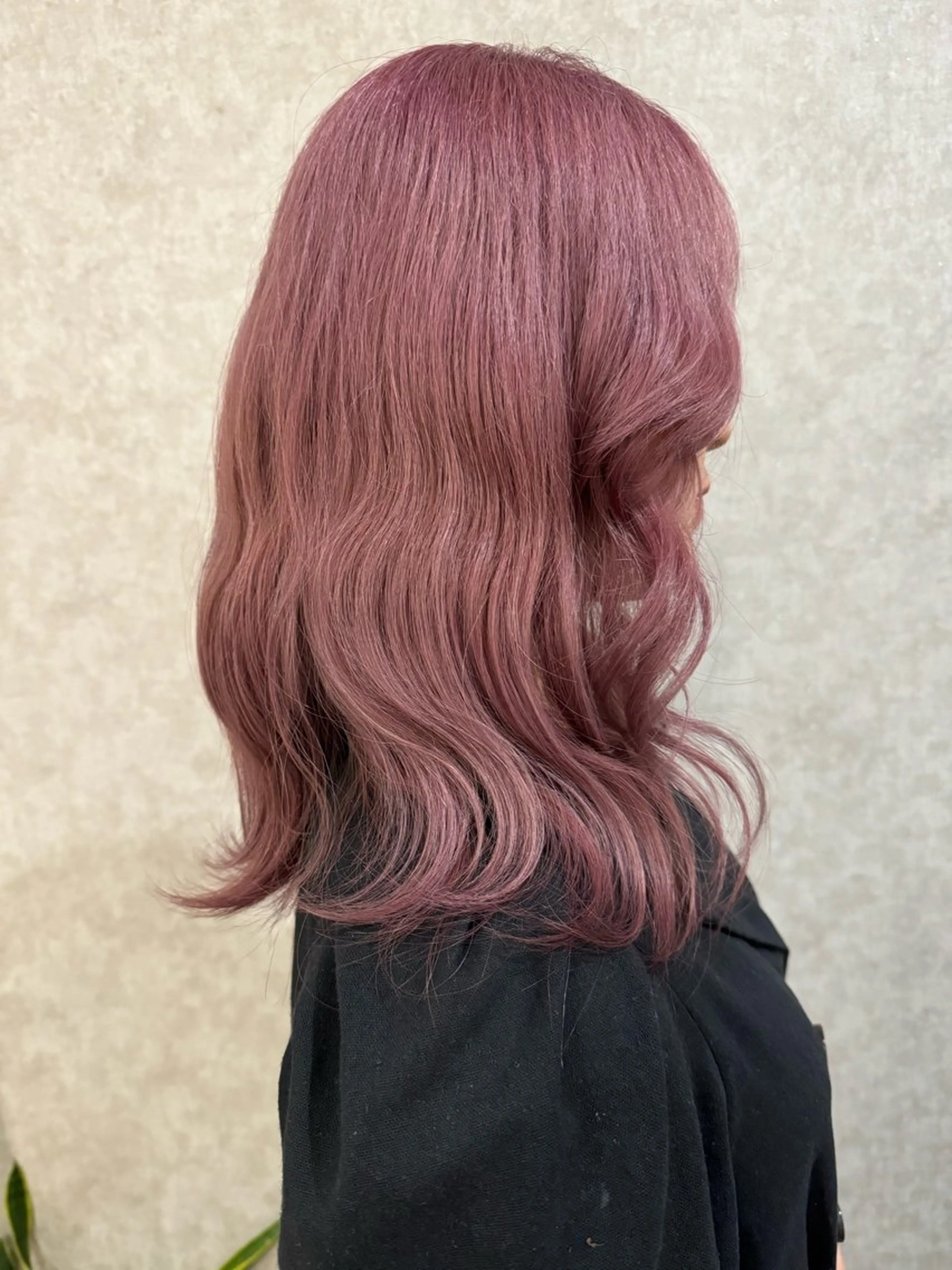 ロング カラー ラベンダーカラー ラベンダーピンク ピンクカラー ヘアカラー Rio/ヘアセット/ ハイトーンカラーのヘアスタイル