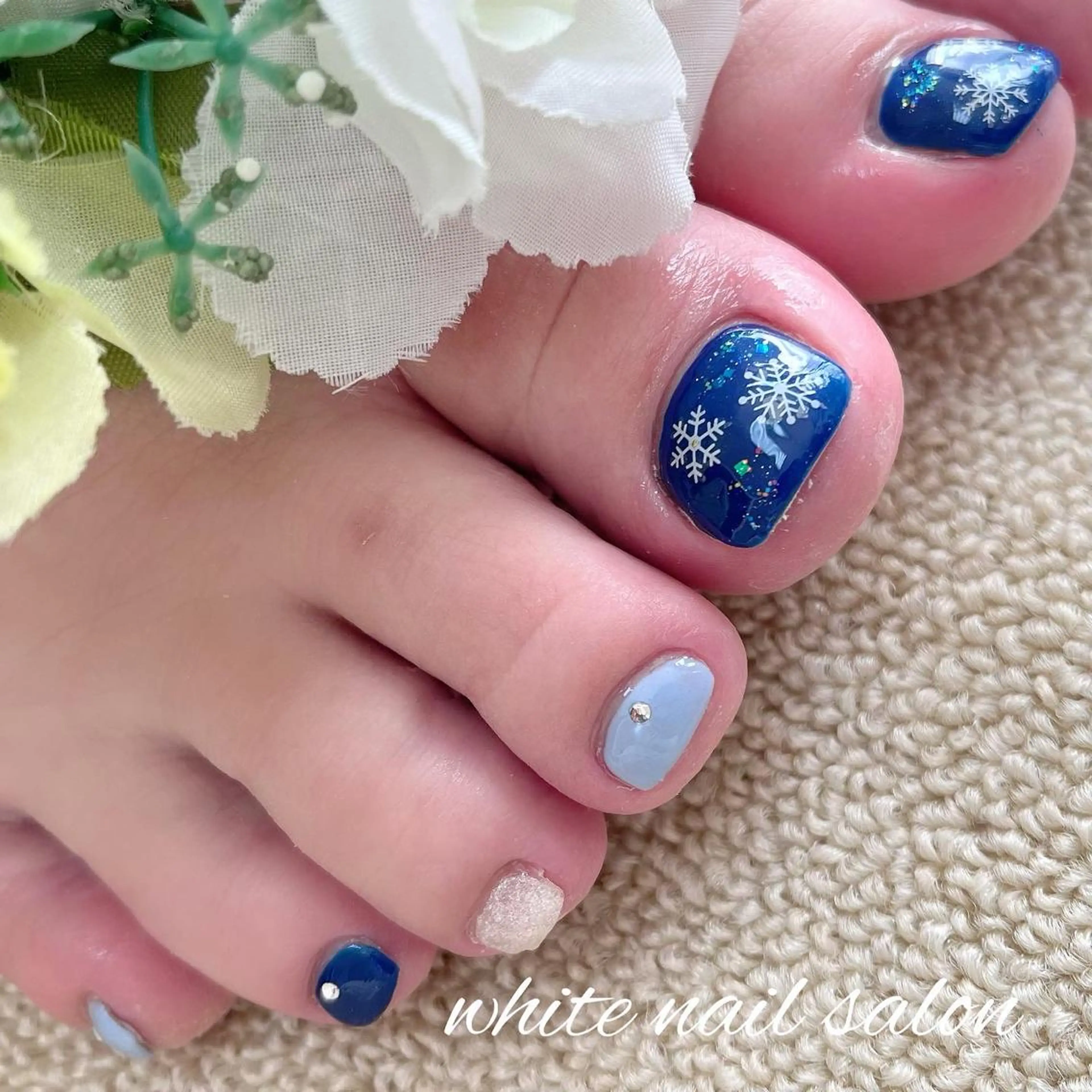 ネイル フットネイル ジェルネイル ハードジェル ラメ(グリッター) 持ち込み フットネイル white nail salonのネイルデザイン