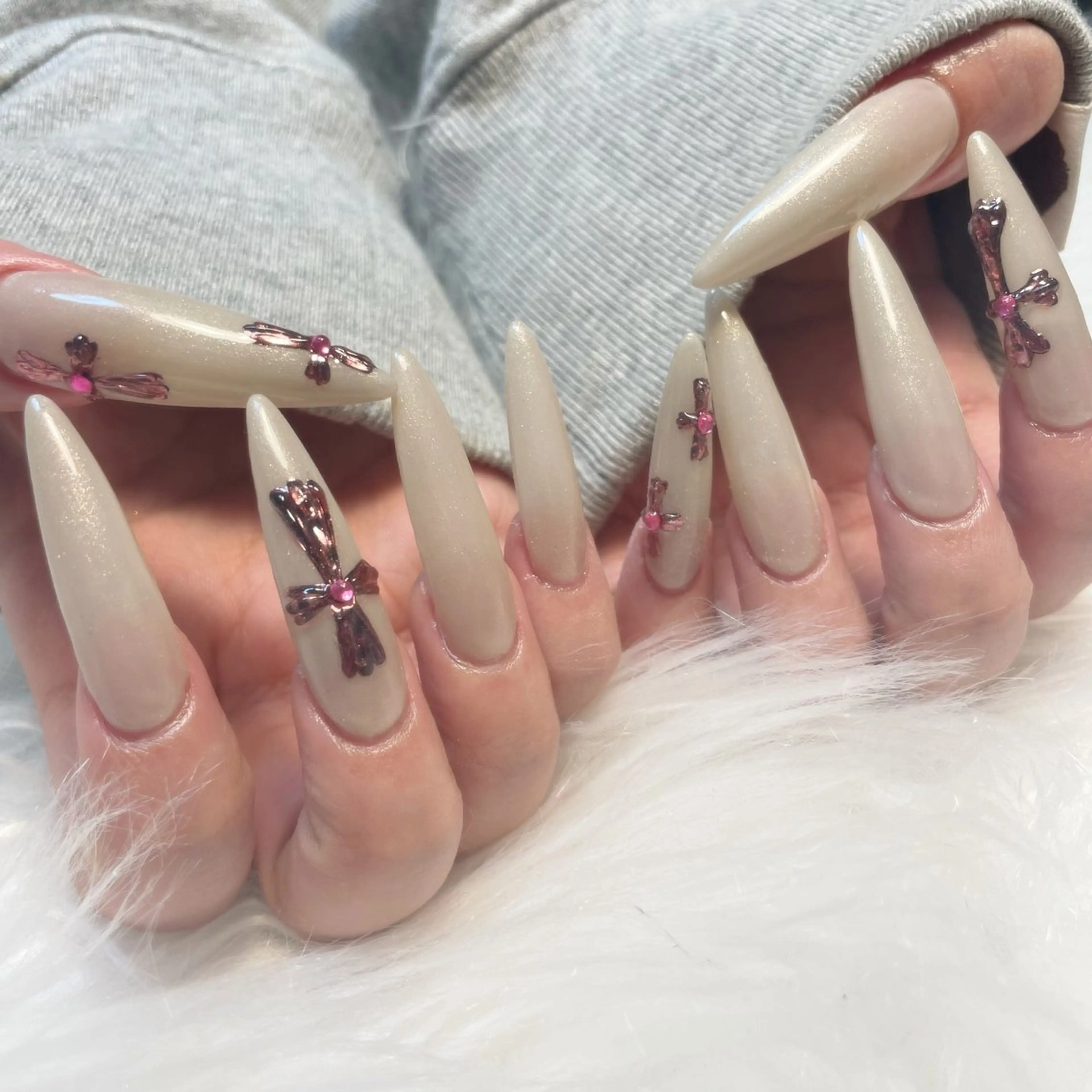 ネイル ハンドネイル ゴテゴテ💙ワンホン リオナのネイルデザイン