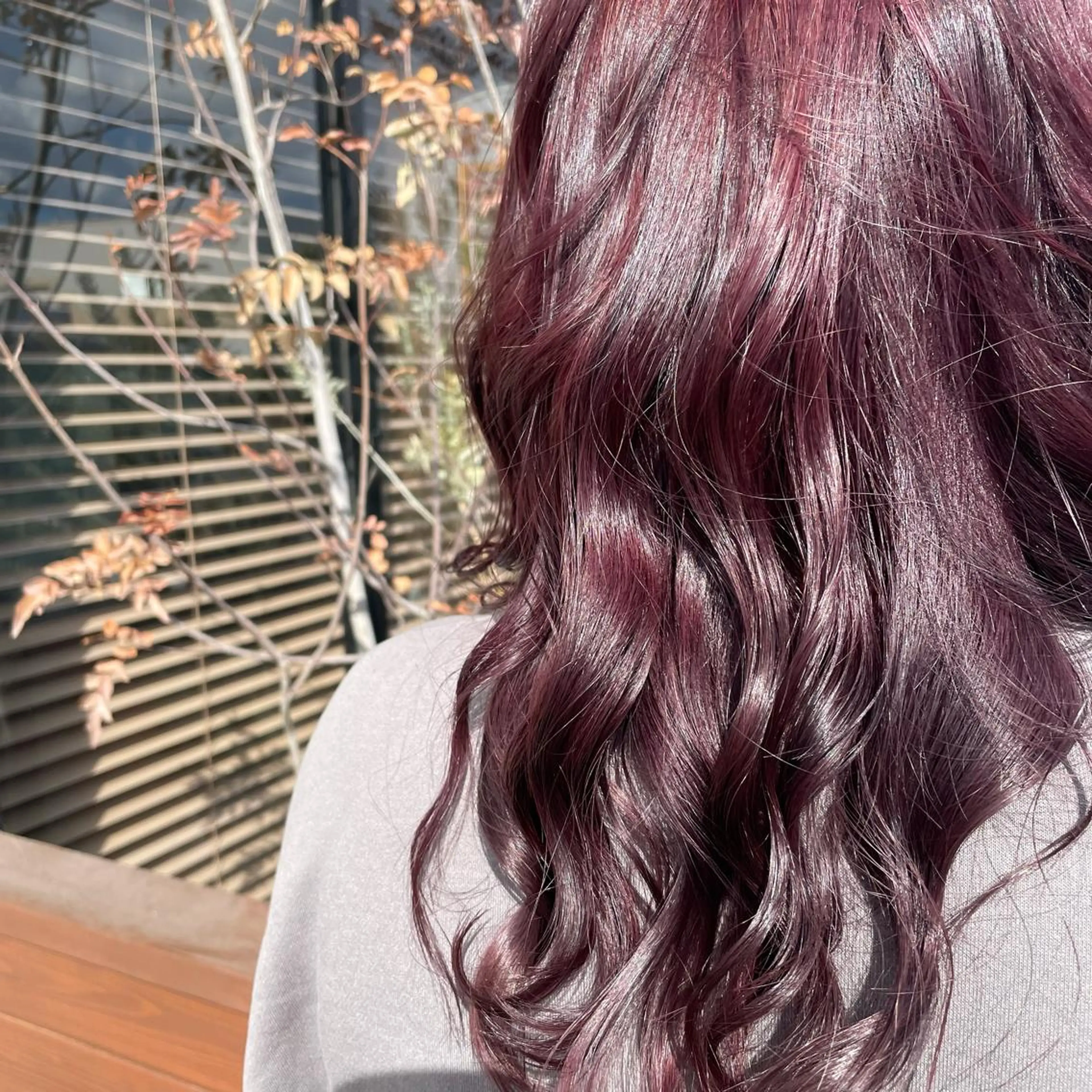 ロング カラー 青木 紗耶のヘアスタイル