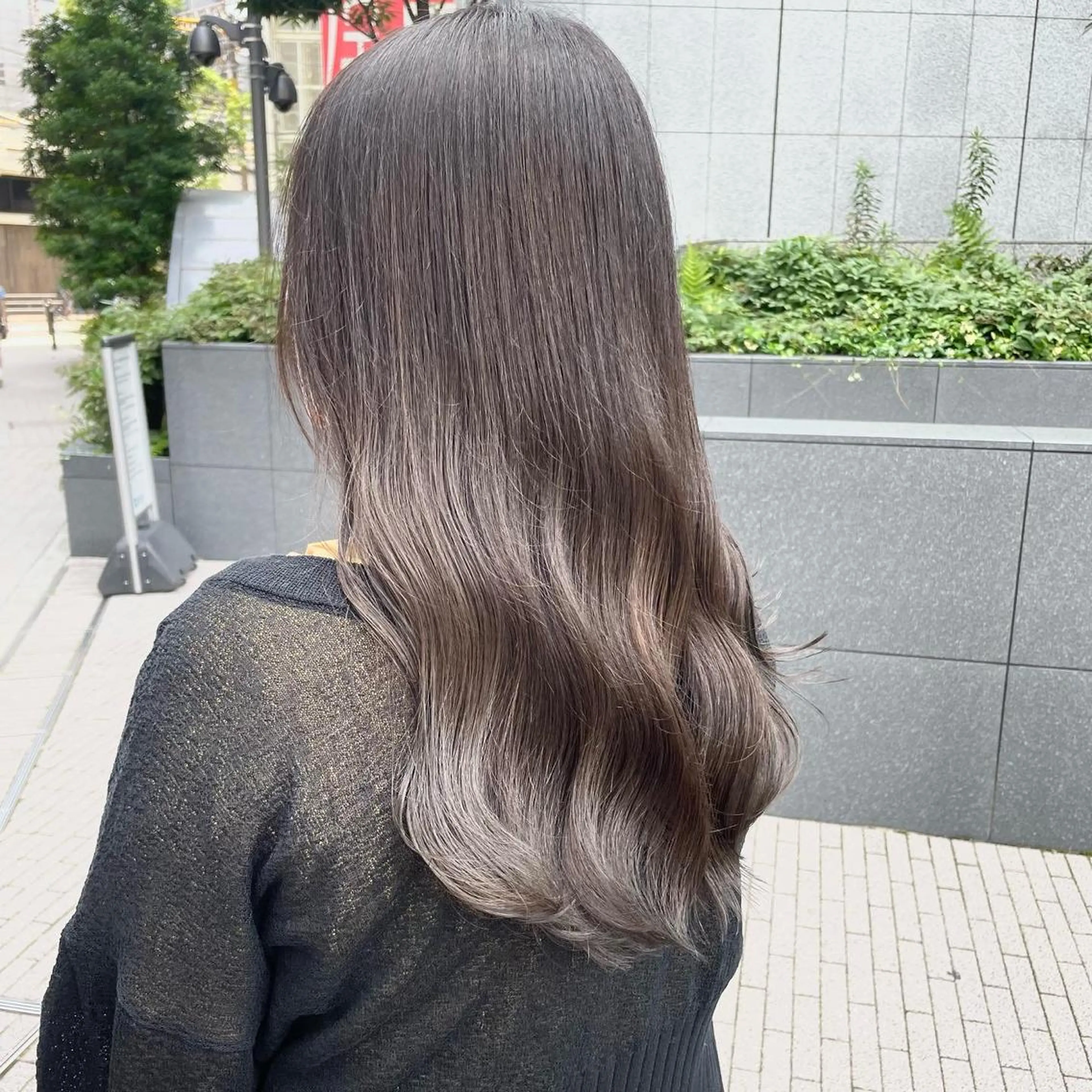 セミロング カラー 肌に馴染む暗髪 梅田・増田のヘアスタイル