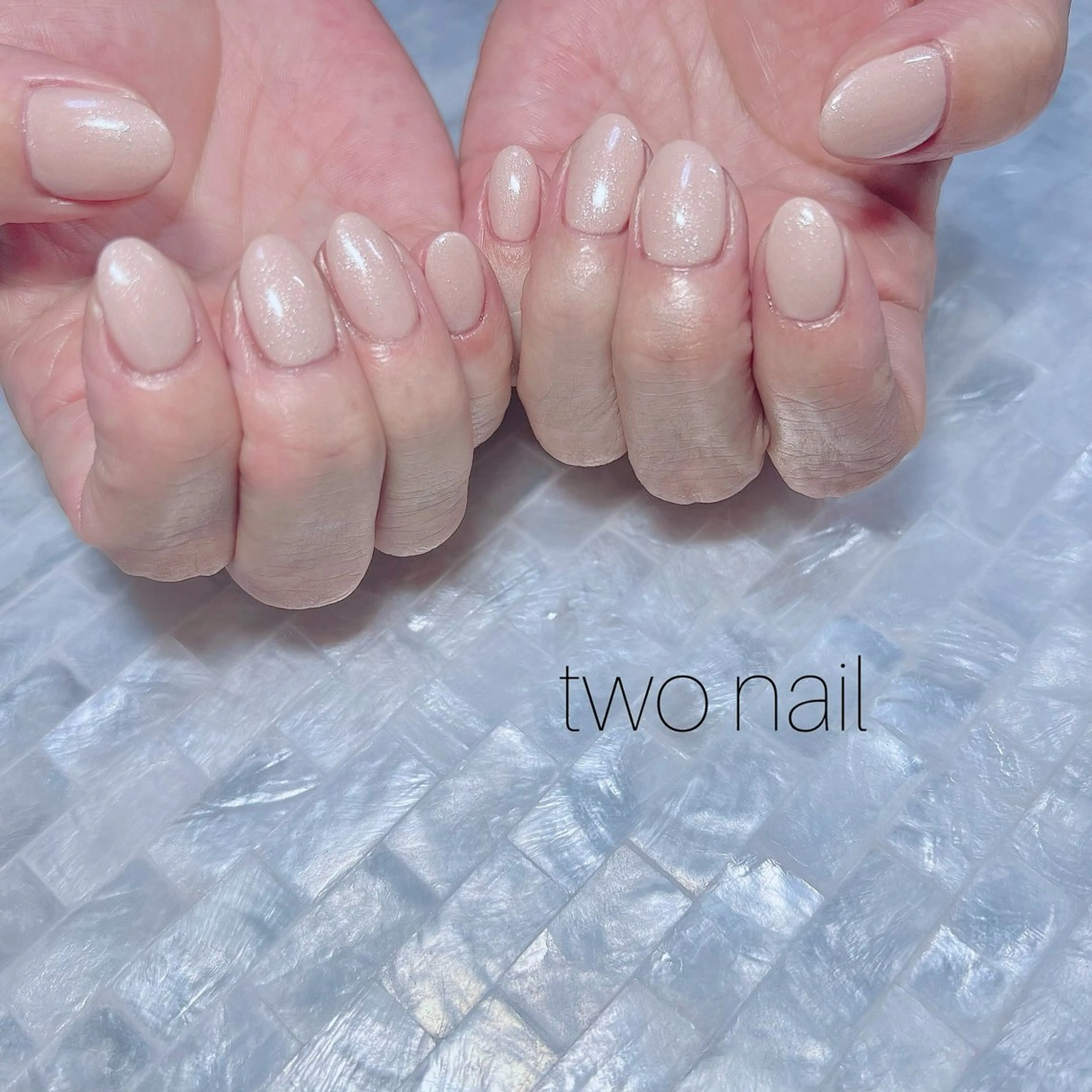 ネイル キラキラネイル ネイルチップ ホワイト ハンドネイル two nailのネイルデザイン