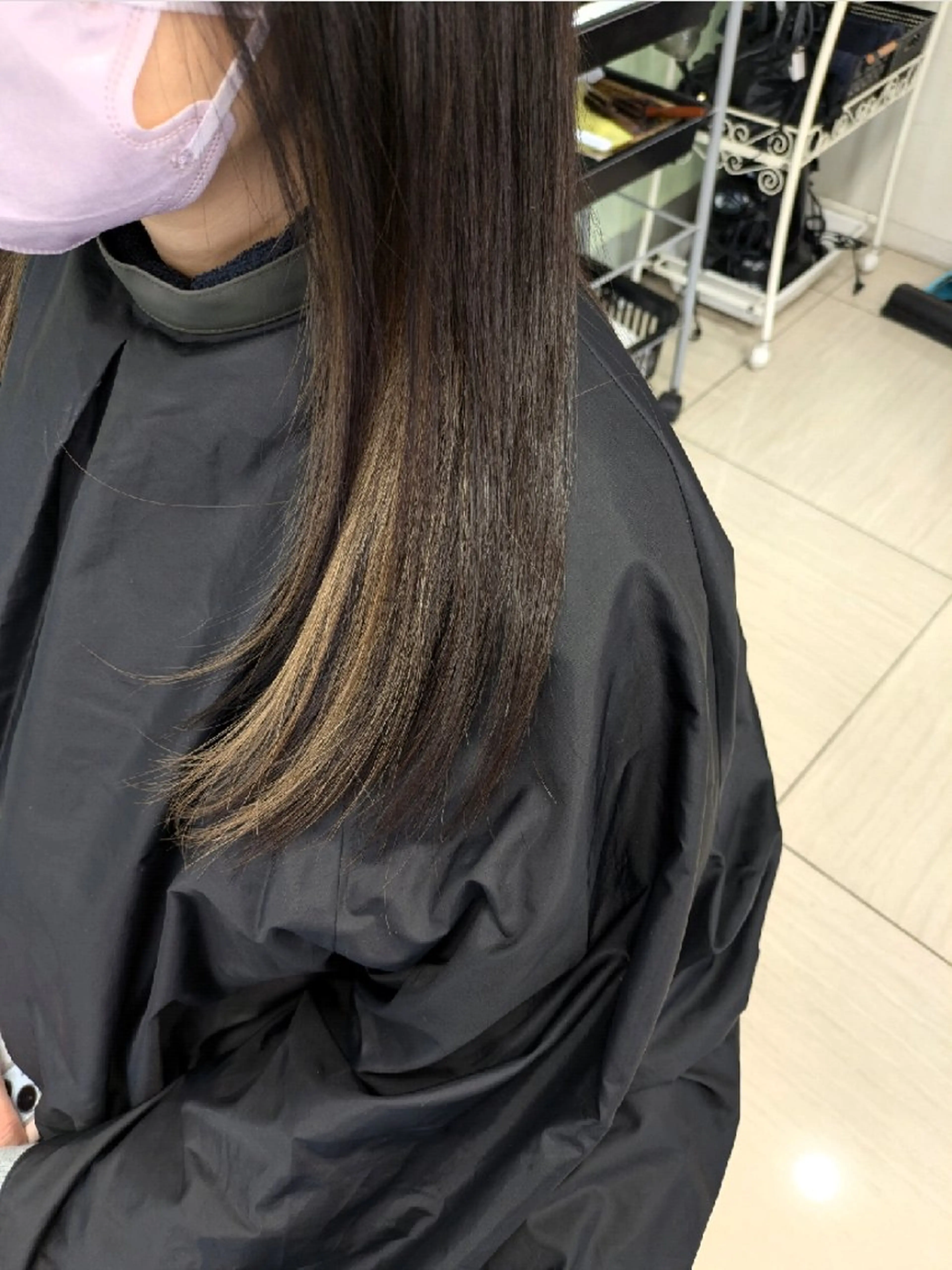 ロング Yoko ブリーチカラーのヘアスタイル
