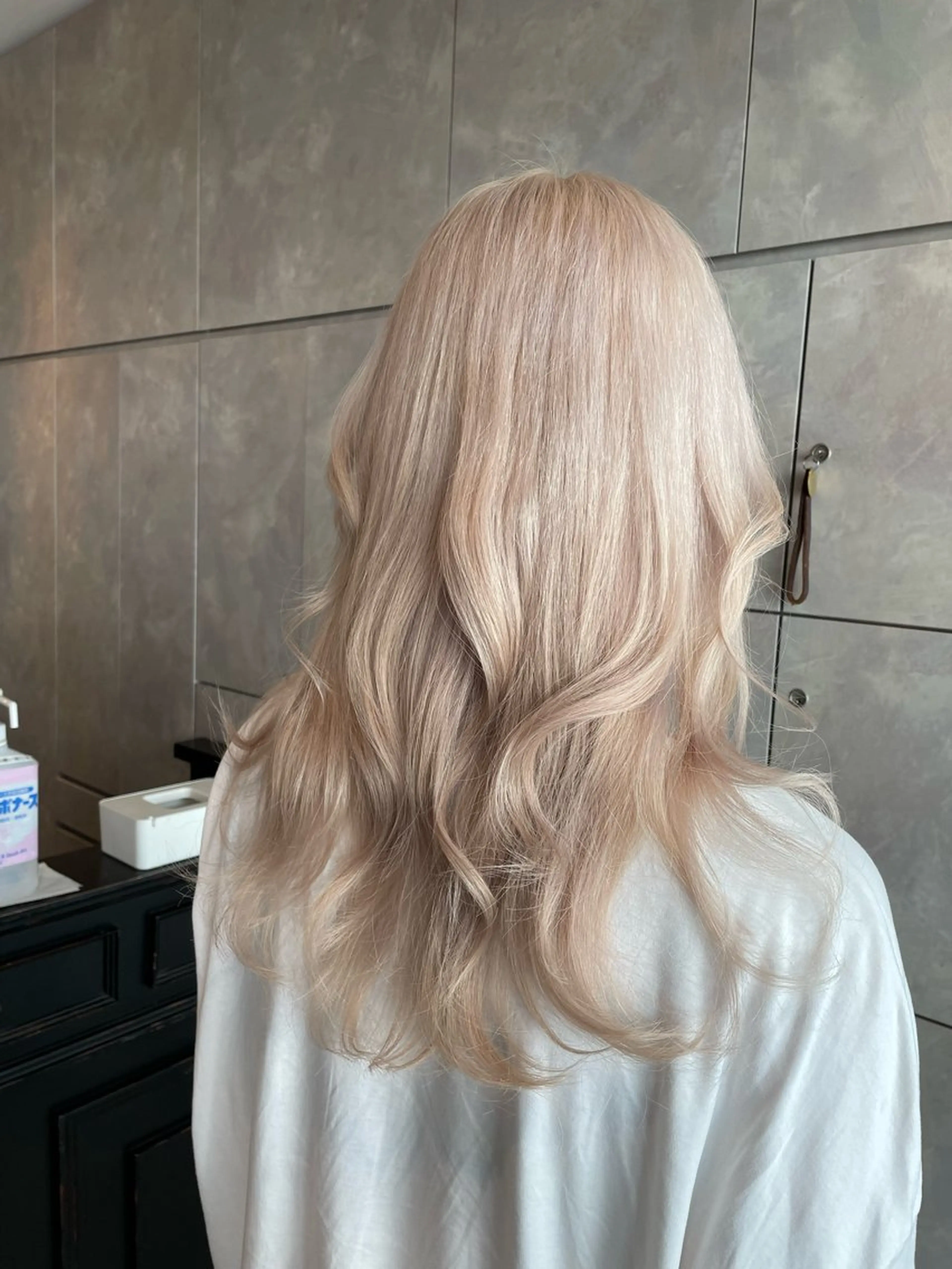 セミロング カラー パーマ ヘアアレンジ ブリーチカラー🤍 颯馬🐈‍⬛のヘアスタイル