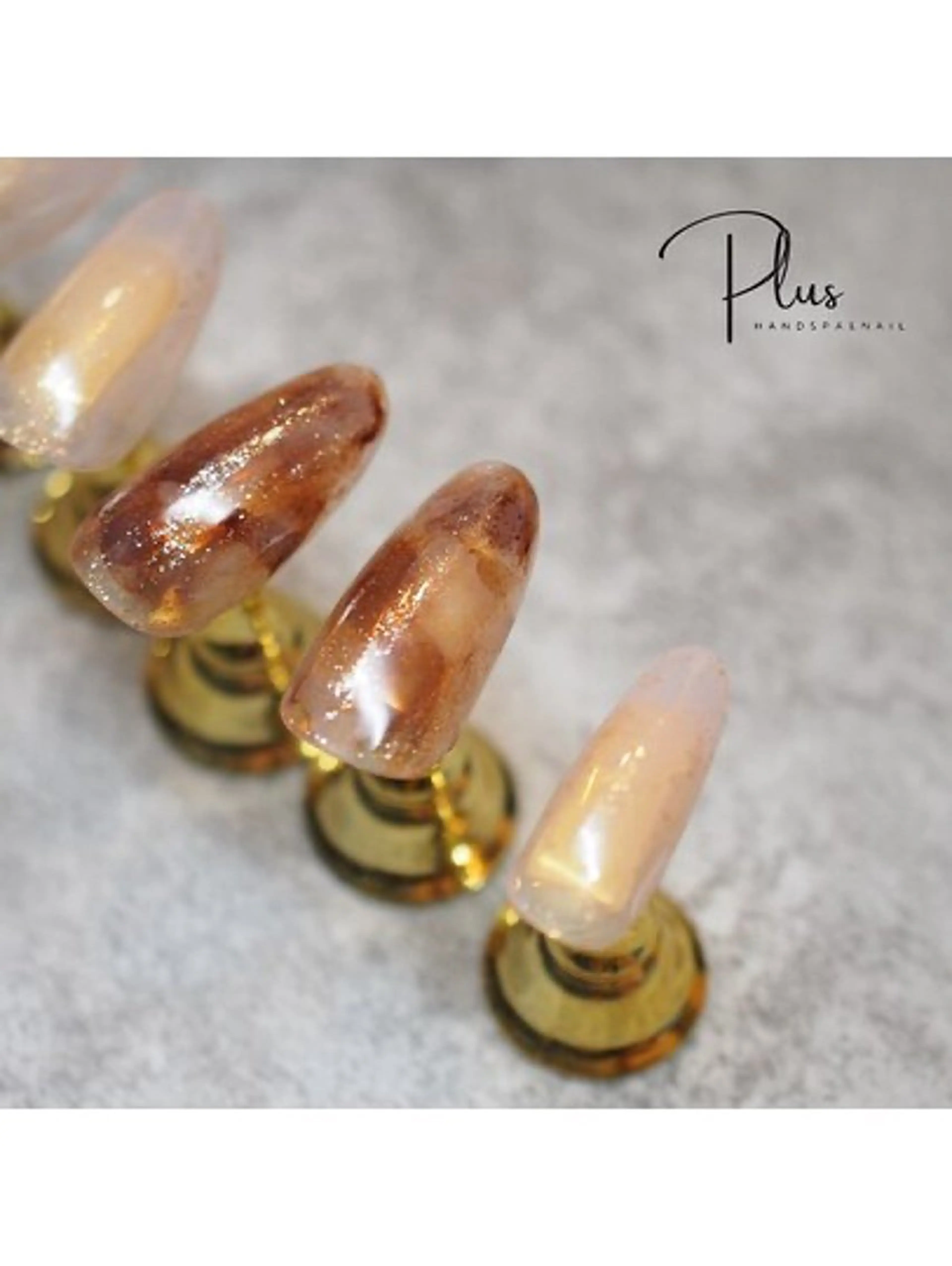 ネイル 鈴木 麻里のネイルデザイン