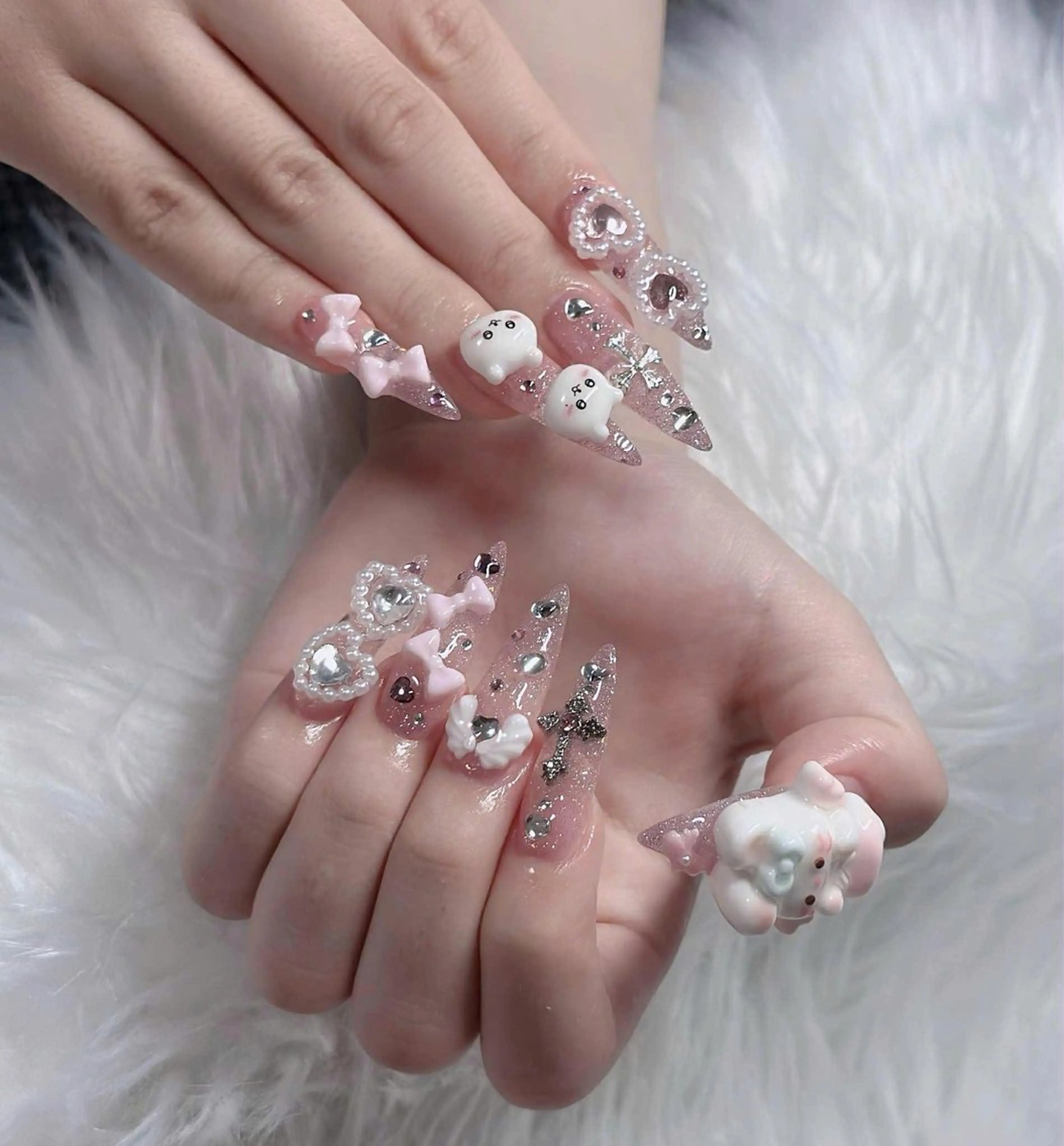 ネイル オーロラネイル フレンチネイル ジェルネイル ハロウィン キラキラネイル H.baby Nail Salonのネイルデザイン