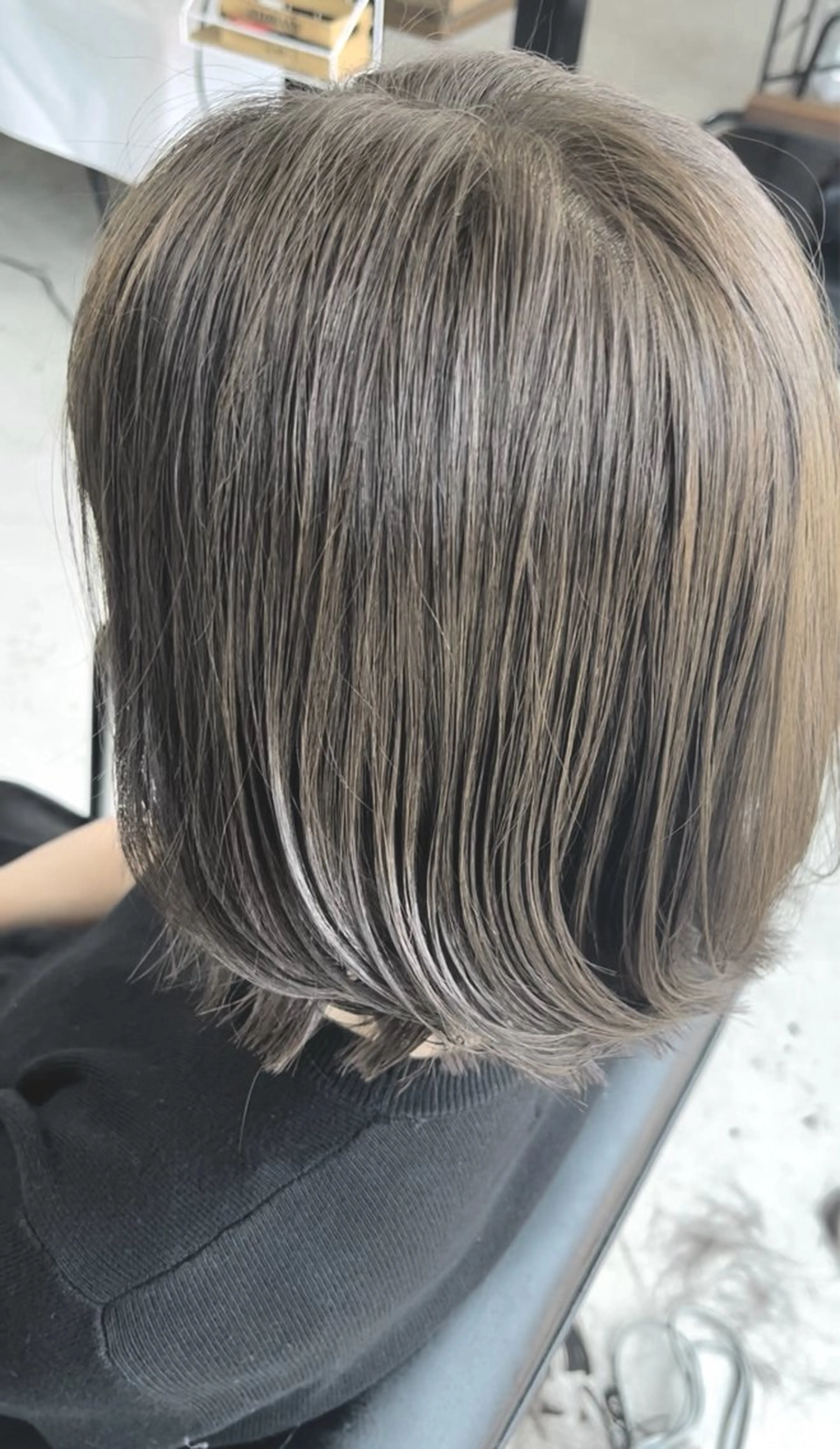 セミロング カラー ベージュカラー ブリーチ 透明感カラー ブリーチなしカラー オリーブベージュ カット ヘアカラー メンズパーマ& ハイトーン特化谷村のヘアスタイル