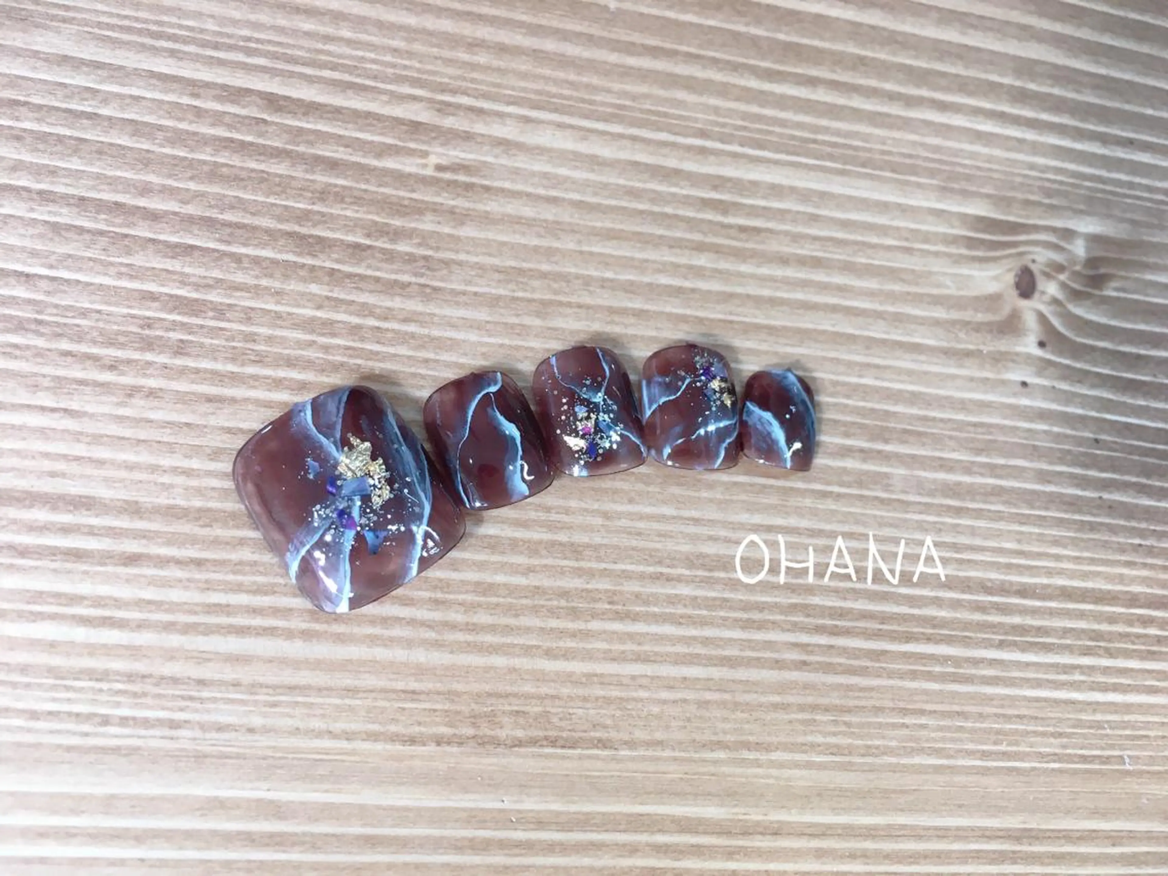 ネイル フットネイル ラメ(グリッター) ラメグラデーション ミラーネイル ニュアンスネイル nailroom OHANA🌴のネイルデザイン