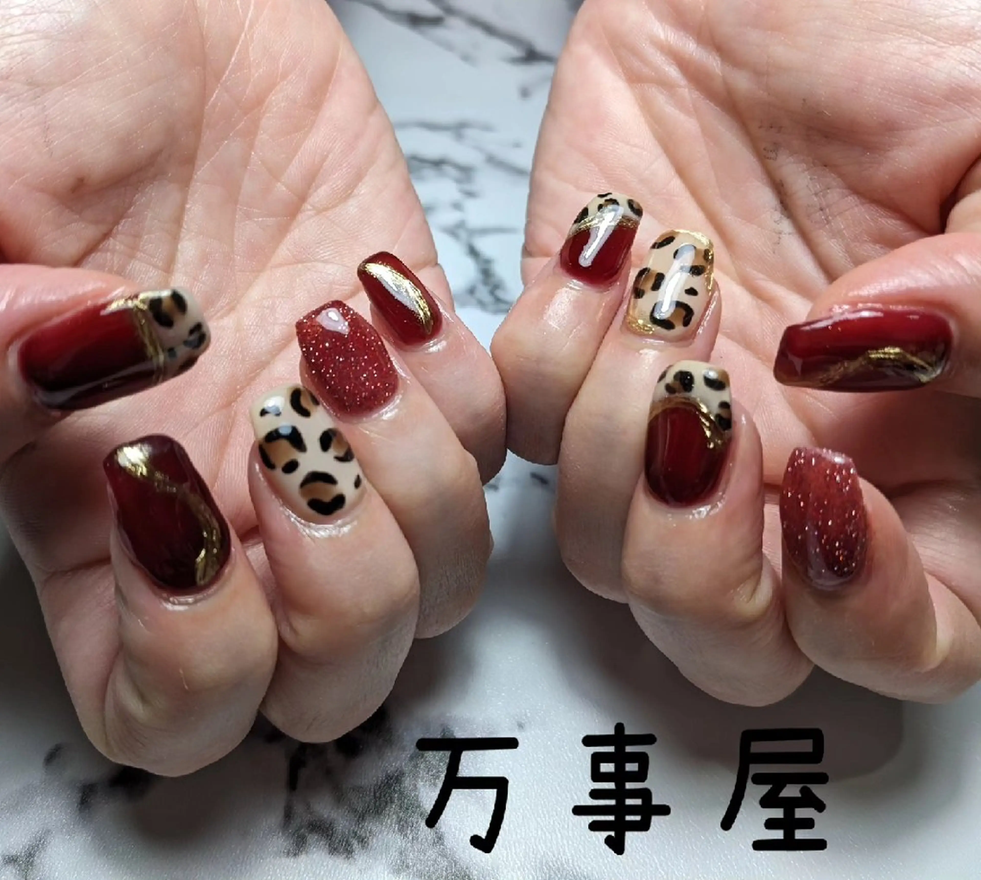 ネイル アニマル柄 ハンドネイル ☆ YOROZUYA..のネイルデザイン