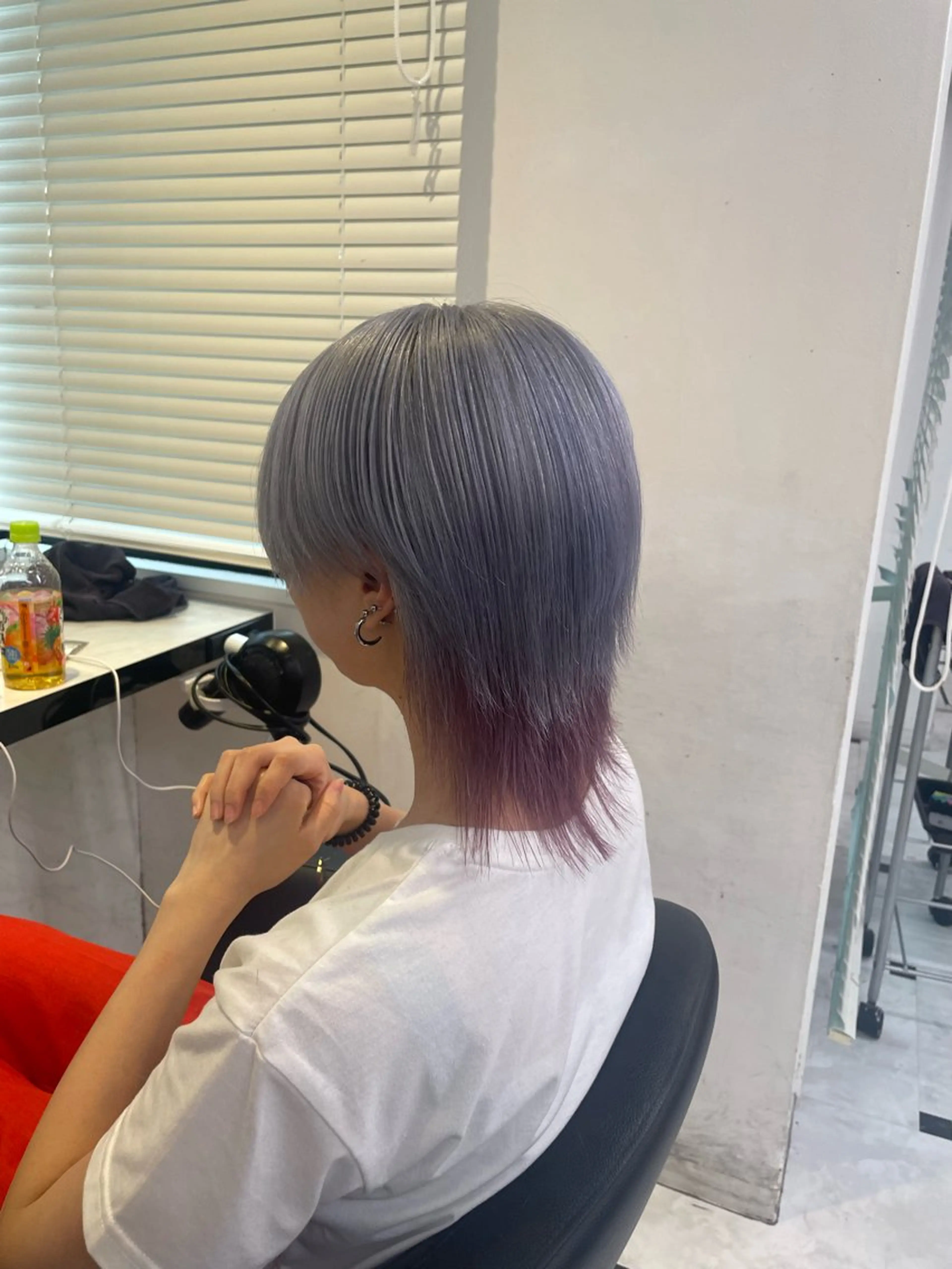 ショート カラー ブリーチ デザインカラー ウルフカット ヘアカラー トリートメント ヘアセット ピンク・ベージュ🩰 カラー🫧とらのヘアスタイル