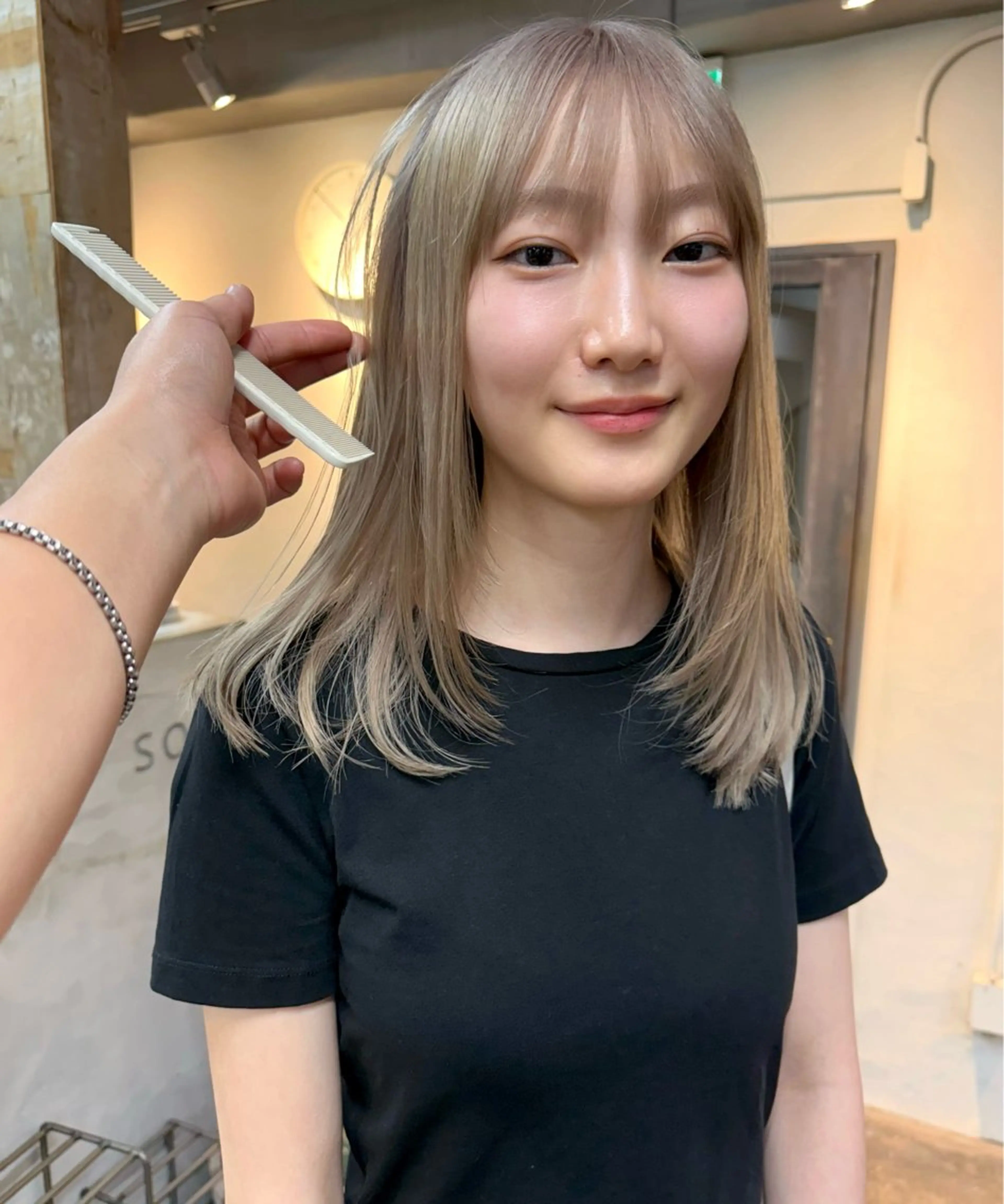 ミディアム カラー ベージュカラー ブリーチ ケアブリーチ ダブルカラー ハイトーンカラー カット ヘアカラー トリートメント 森貴裕/ベージュ/ パーマ/オリーブのヘアスタイル