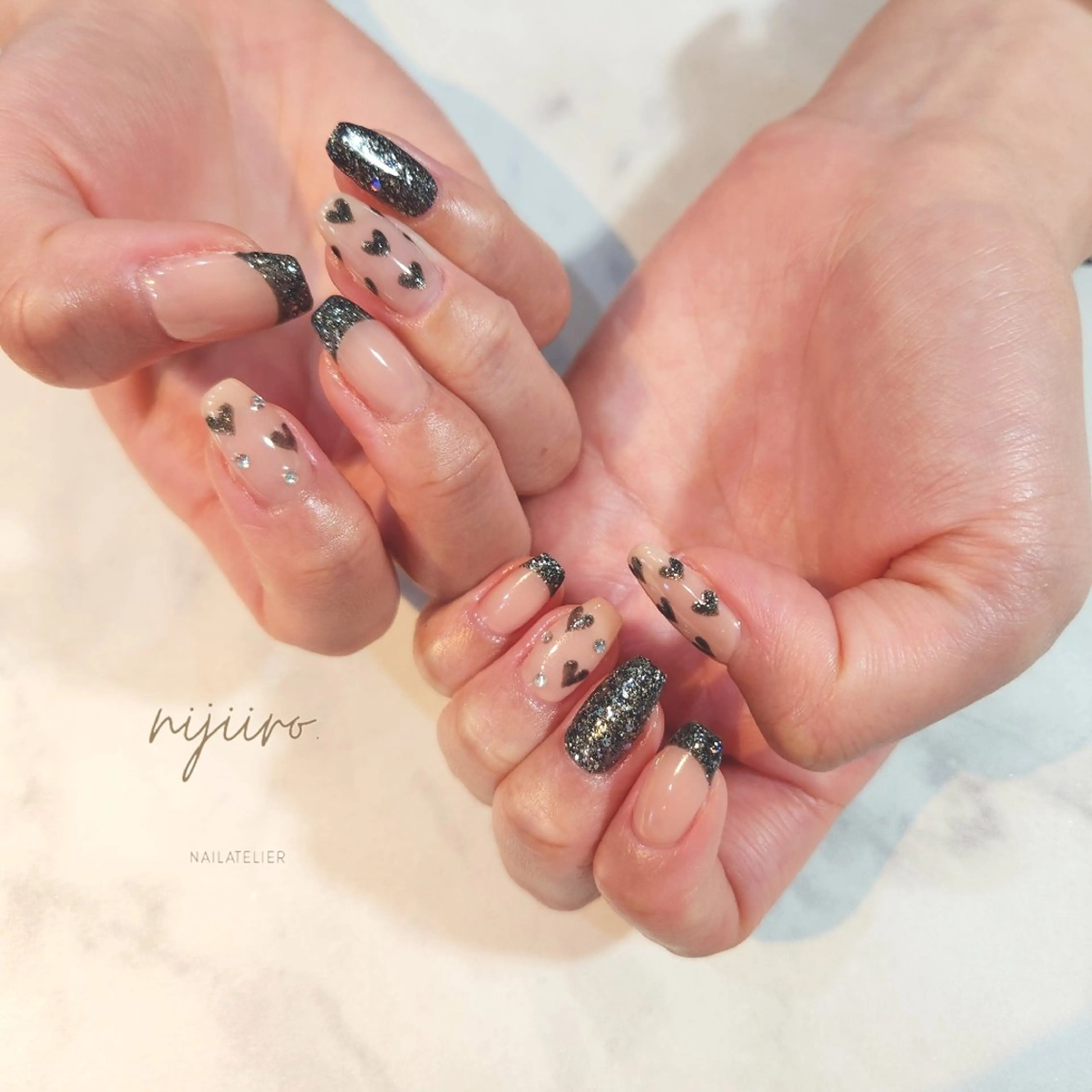ネイル フレンチネイル ハート ハンドネイル nailatelier nijiiro.所属・nijiiro🌈 サトウのネイルデザイン