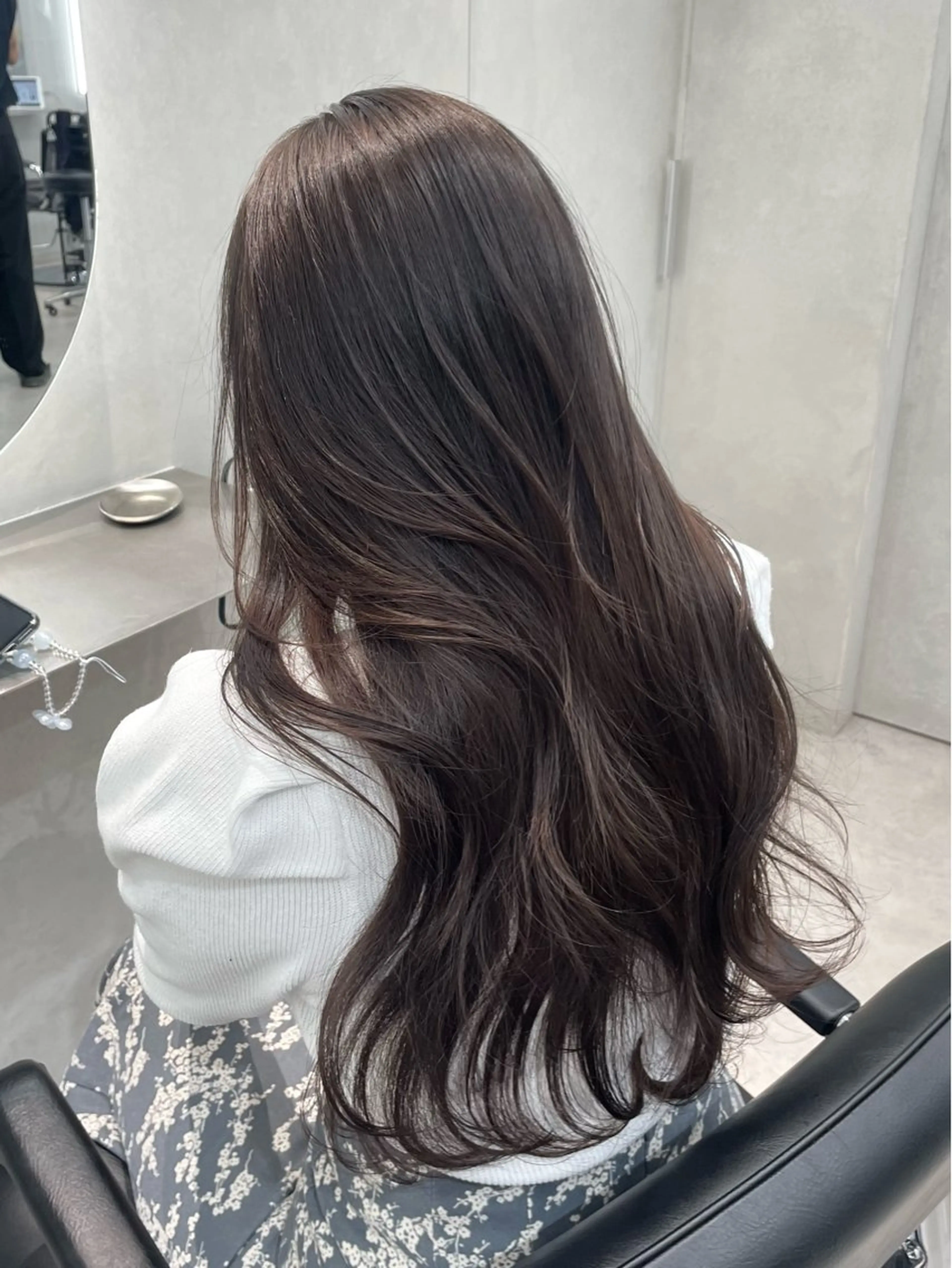 ロング カラー アッシュ アッシュブラウン ベージュカラー ブラウンカラー 透明感カラー ヘアカラー 表参道/透明感 グレージュ/ブラウンのヘアスタイル