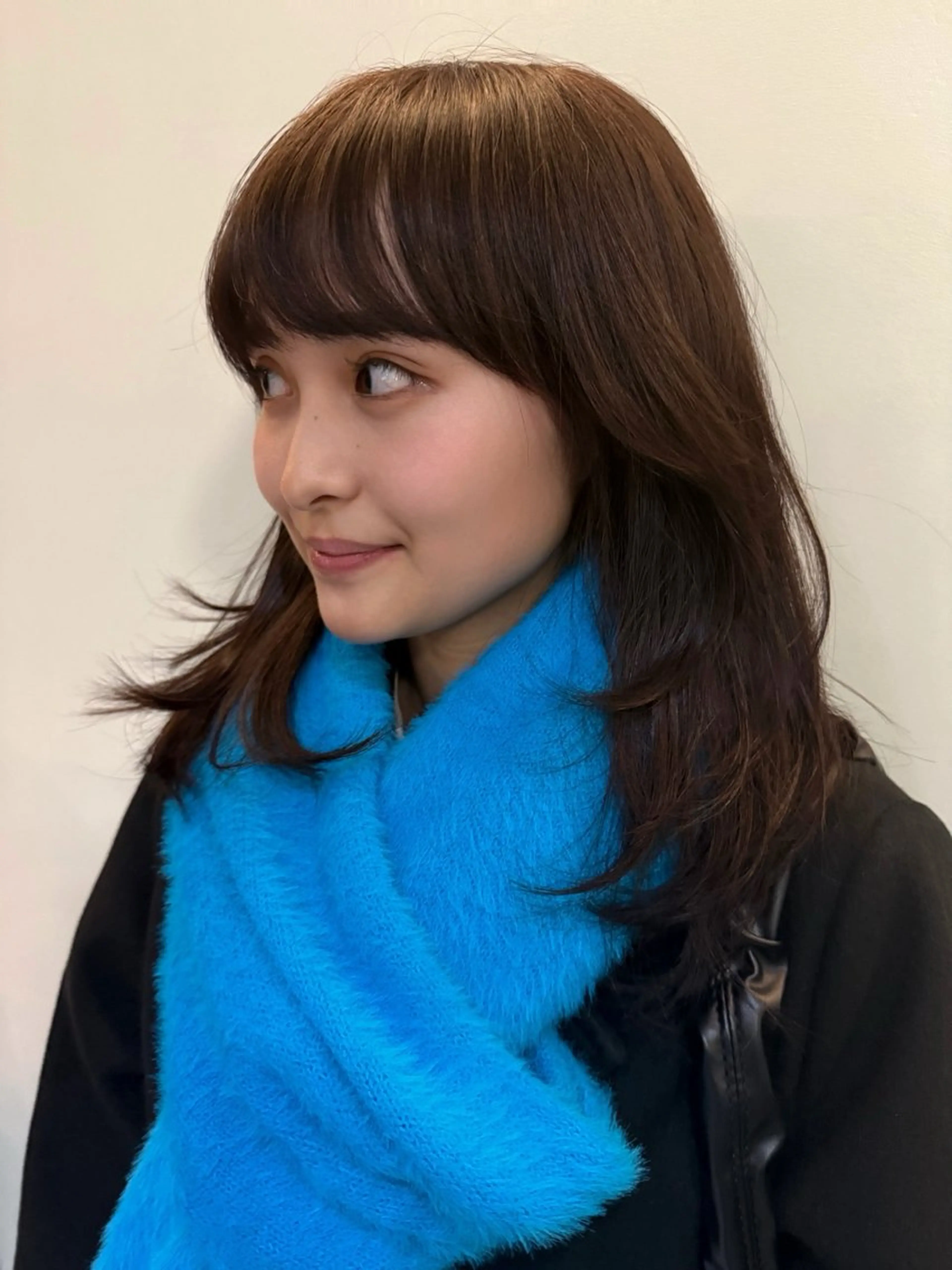 ミディアム サイドバング カット ヘアカラー レイヤーカット\ウル フ　chinatsuのヘアスタイル