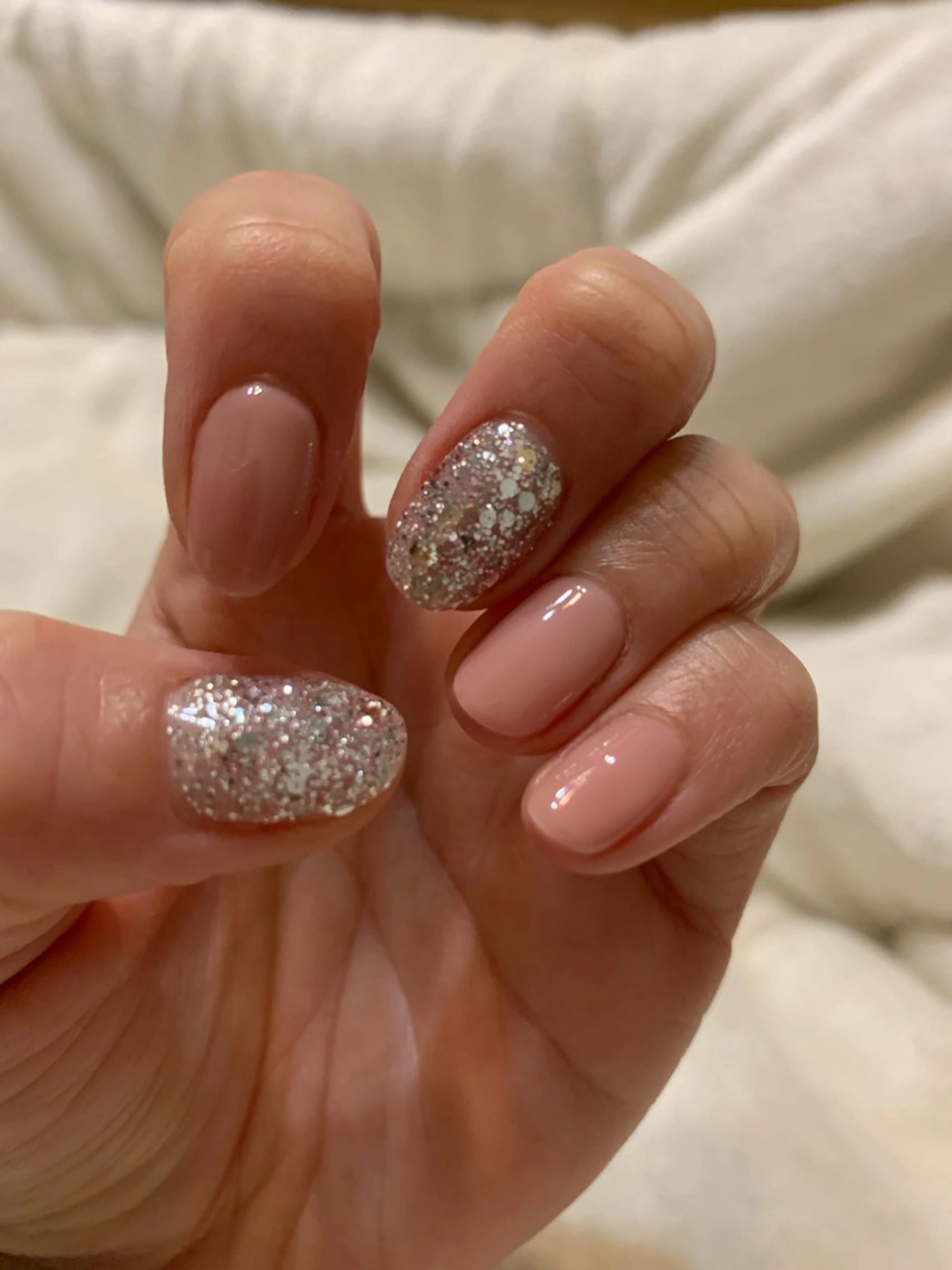 ネイル ラメ(グリッター) ワンカラーネイル ピンク シルバー シンプルネイル Amoureuse Akiのネイルデザイン