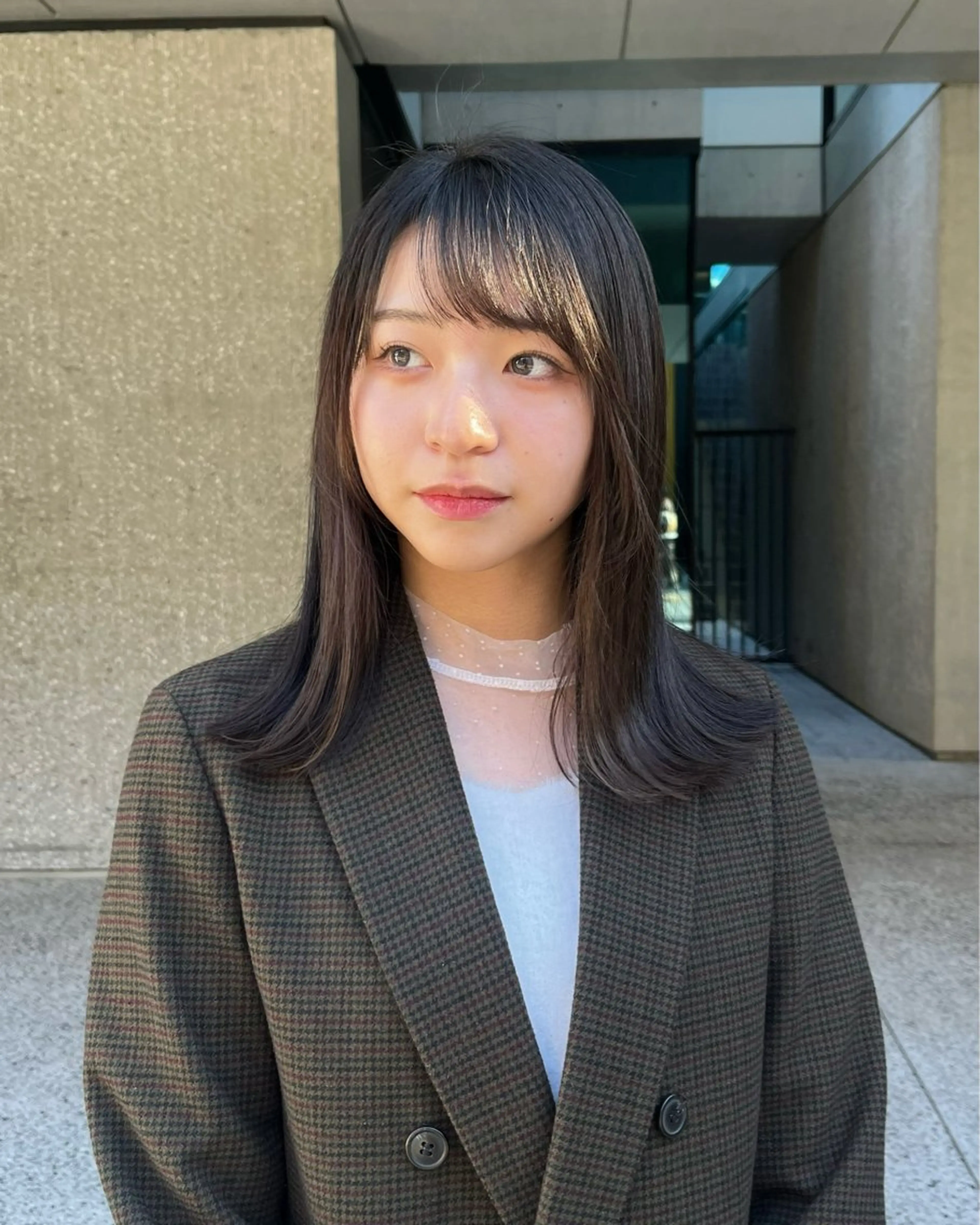 ミディアム 川上 莉歩のヘアスタイル