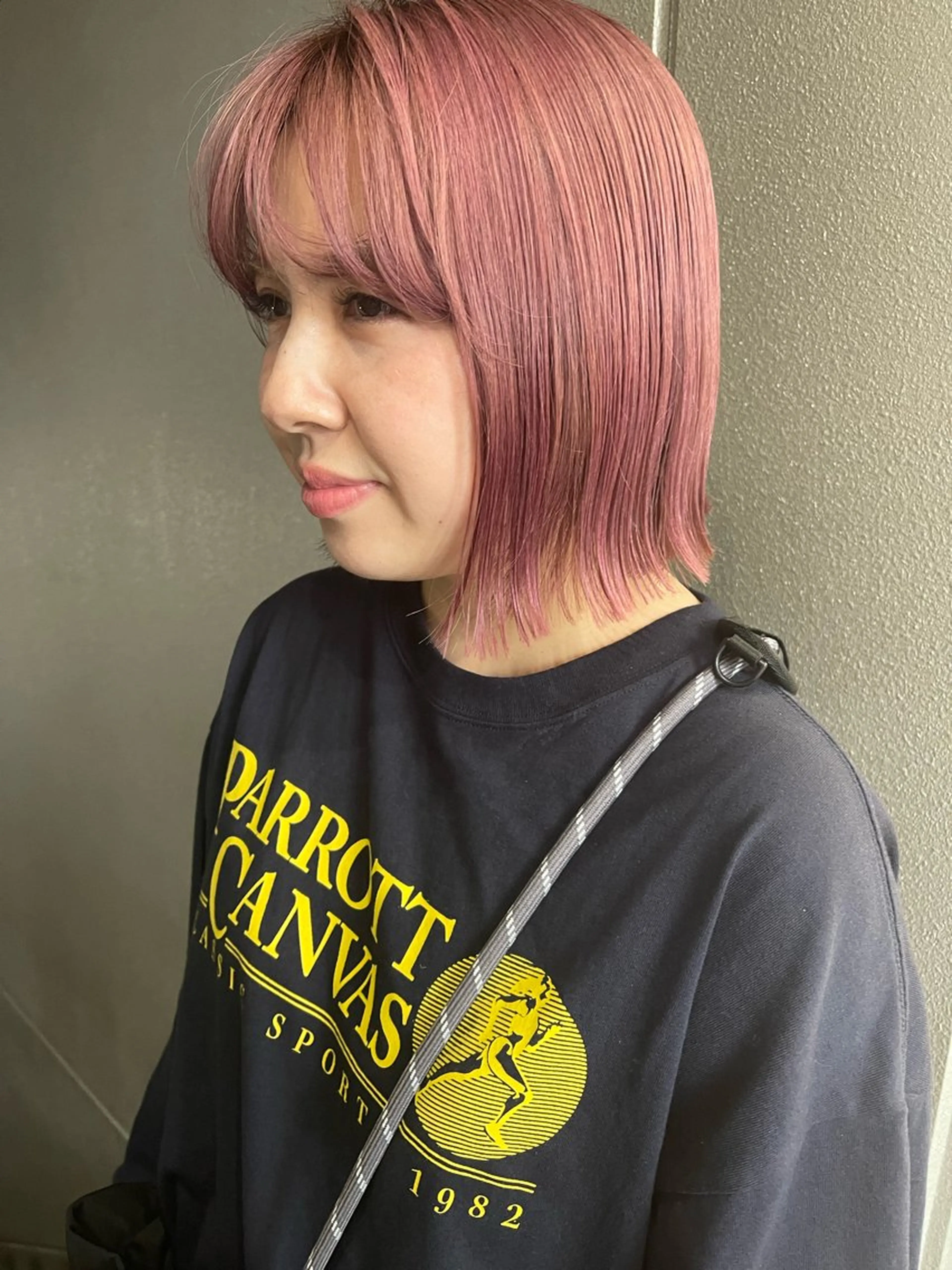 ショート カラー ヘアカラー トリートメント 💓パーマ，💗 レイヤーカットのヘアスタイル