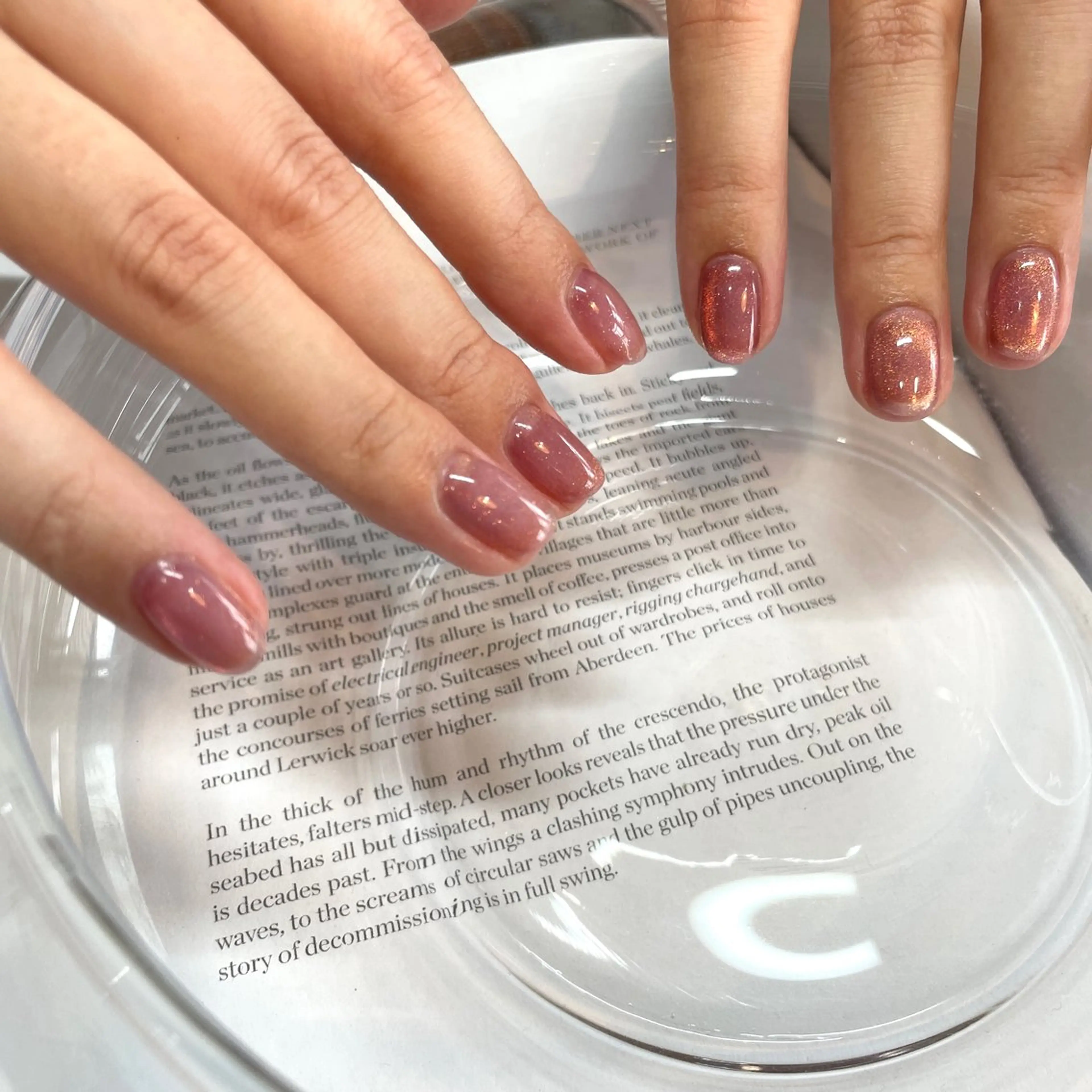 ネイル anyora nail salon所属・大人ワンホン キラキラ/Ayanoのネイルデザイン