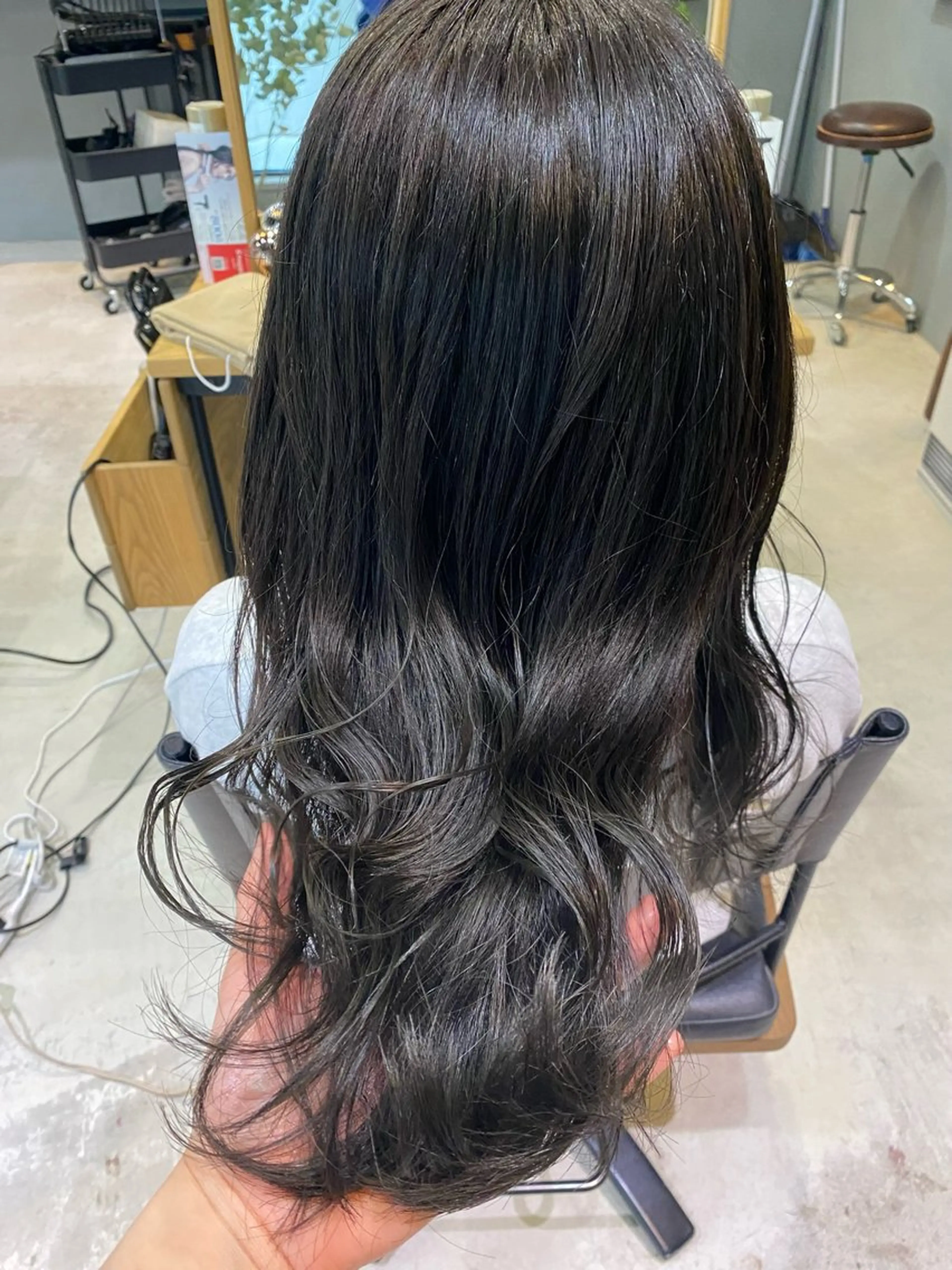 セミロング カラー 透明感カラー グレージュ カット ヘアカラー トリートメント 艶髪・透明感カラー・ 韓国ヘア・Yuriのヘアスタイル