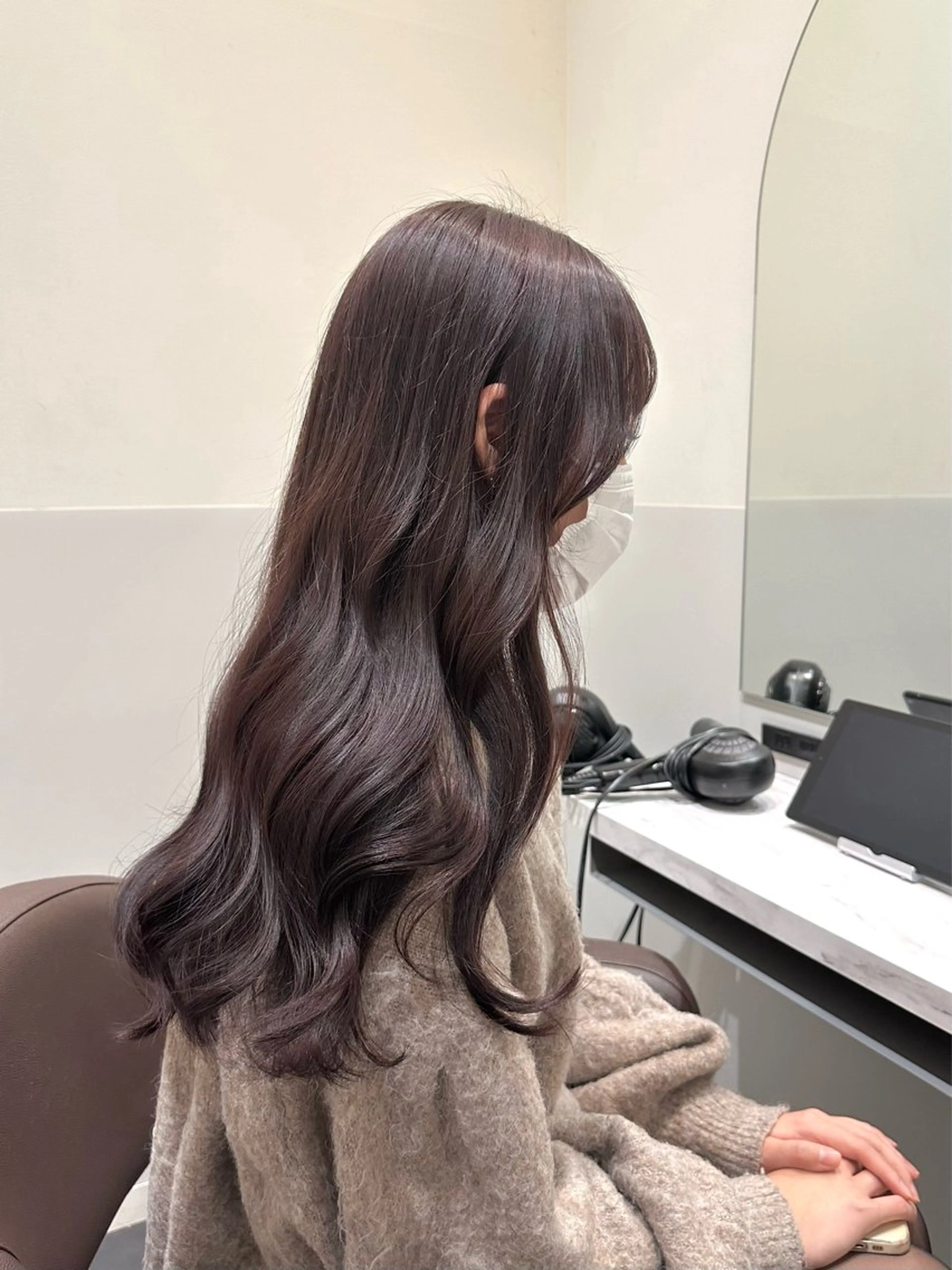 ロング カラー ベージュカラー ブリーチ ラベンダーカラー ラベンダーベージュ ブリーチなしカラー 矢野 晃平のヘアスタイル