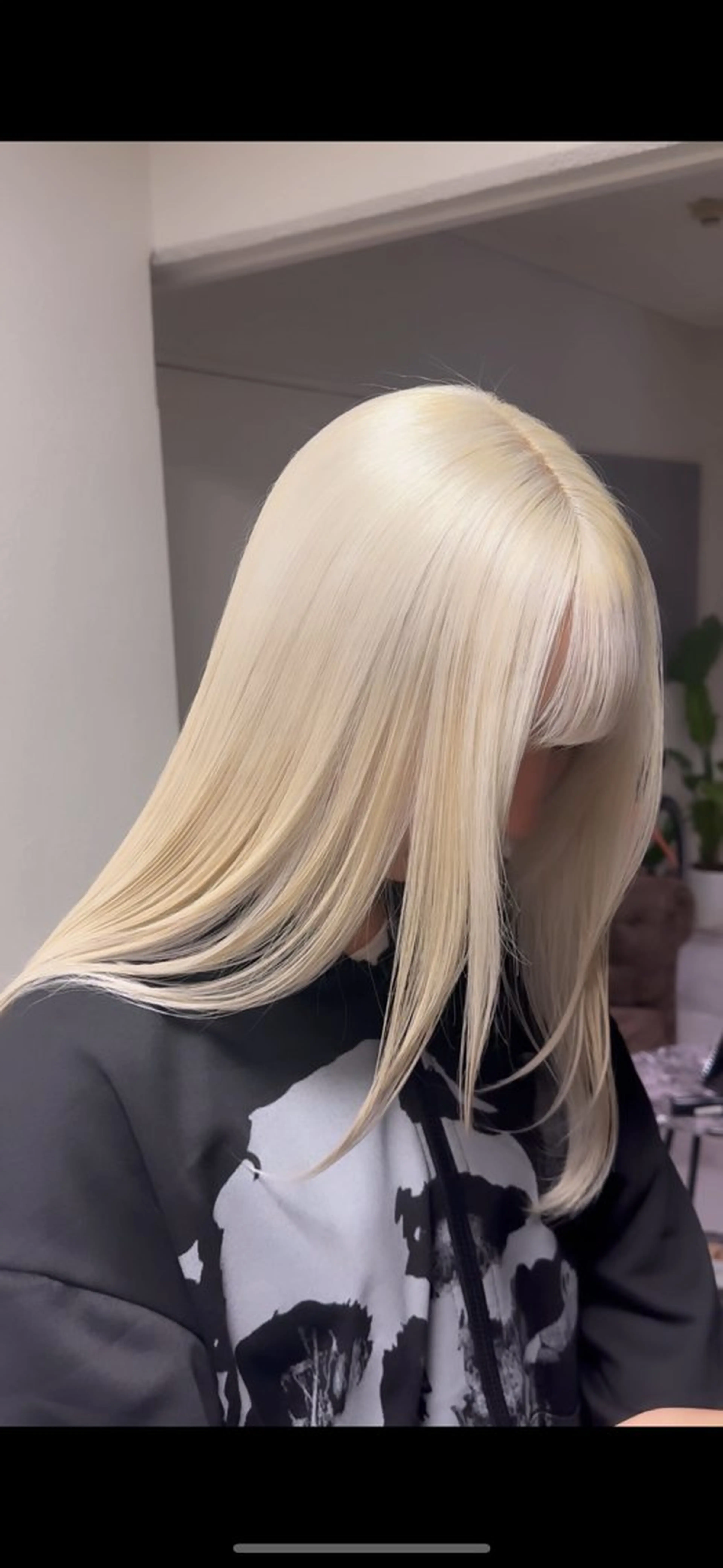 ロング カラー ブリーチ ブロンド 透明感カラー ハイトーンカラー ホワイトブロンド ヘアカラー MOMO/‎ブリーチ /ハイトーン‎🤍のヘアスタイル