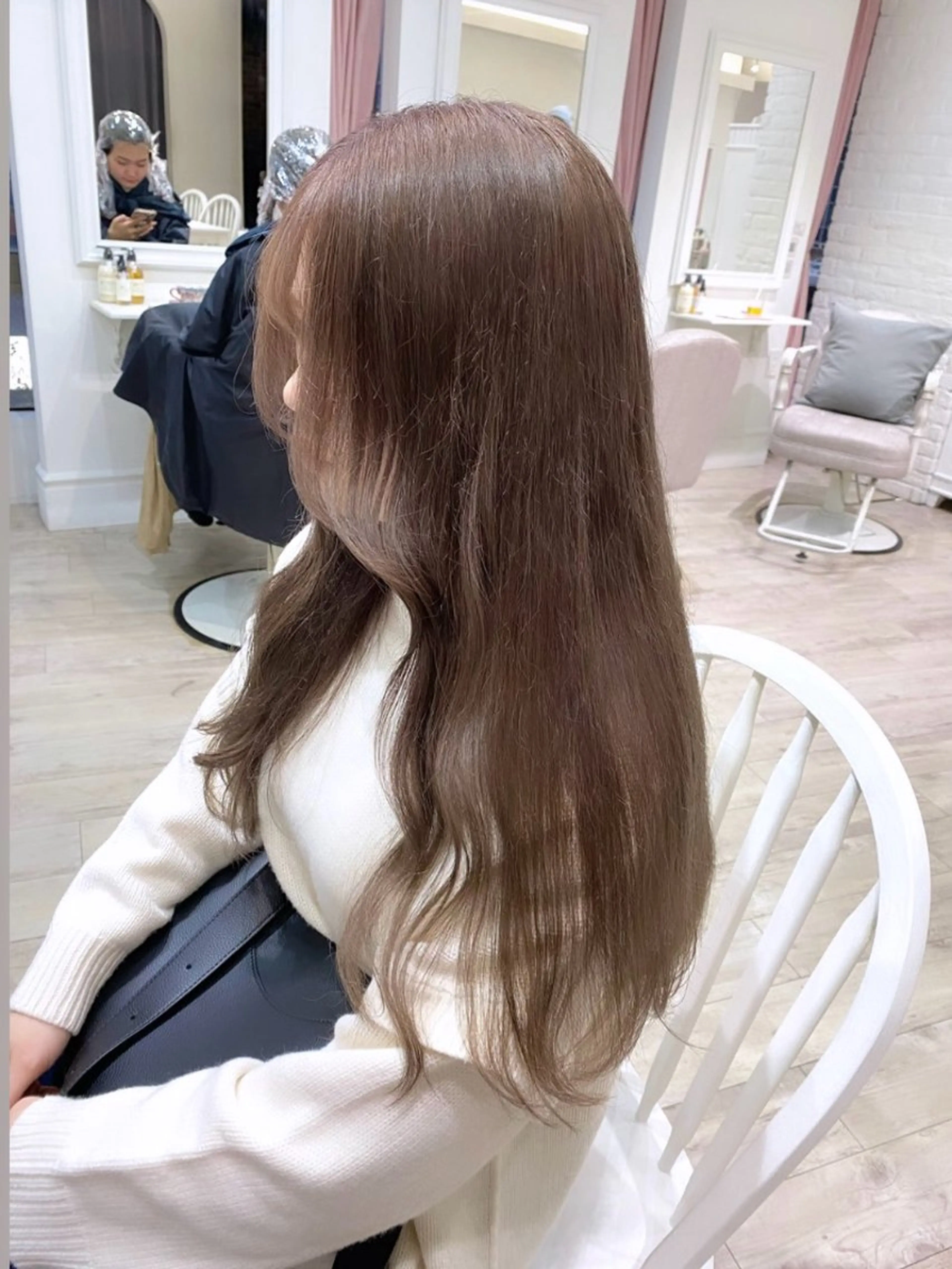 ロング カラー ベージュカラー ブリーチ 透明感カラー カット ヘアカラー トリートメント 暖色カラー✨️ 門内 梨真のヘアスタイル