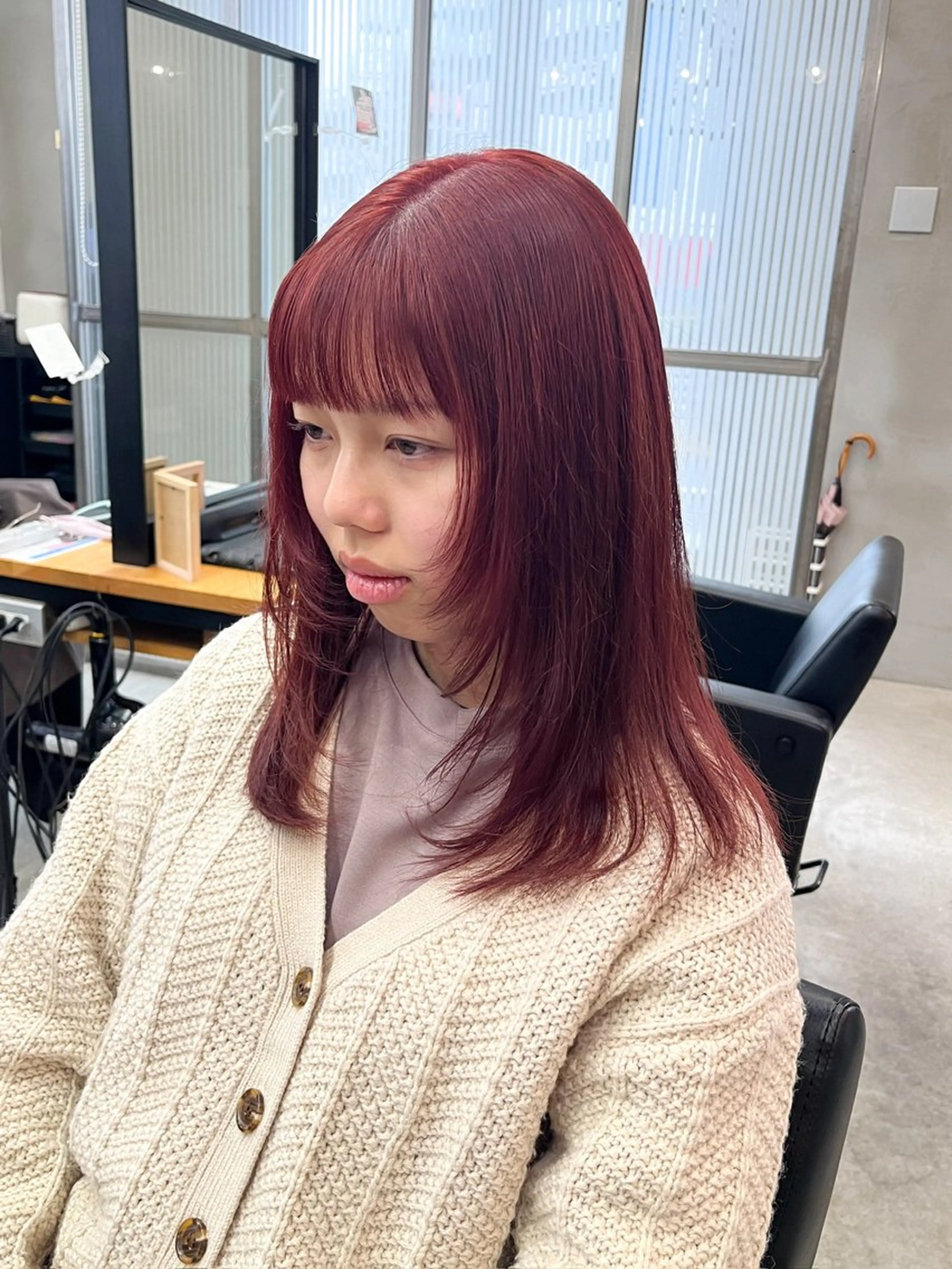 ミディアム カラー ブリーチ ダブルカラー レッドカラー 顔まわりレイヤー 顔周りカット ヘアカラー トリートメント 🫧透明感カラー🫧 OIKAWAのヘアスタイル
