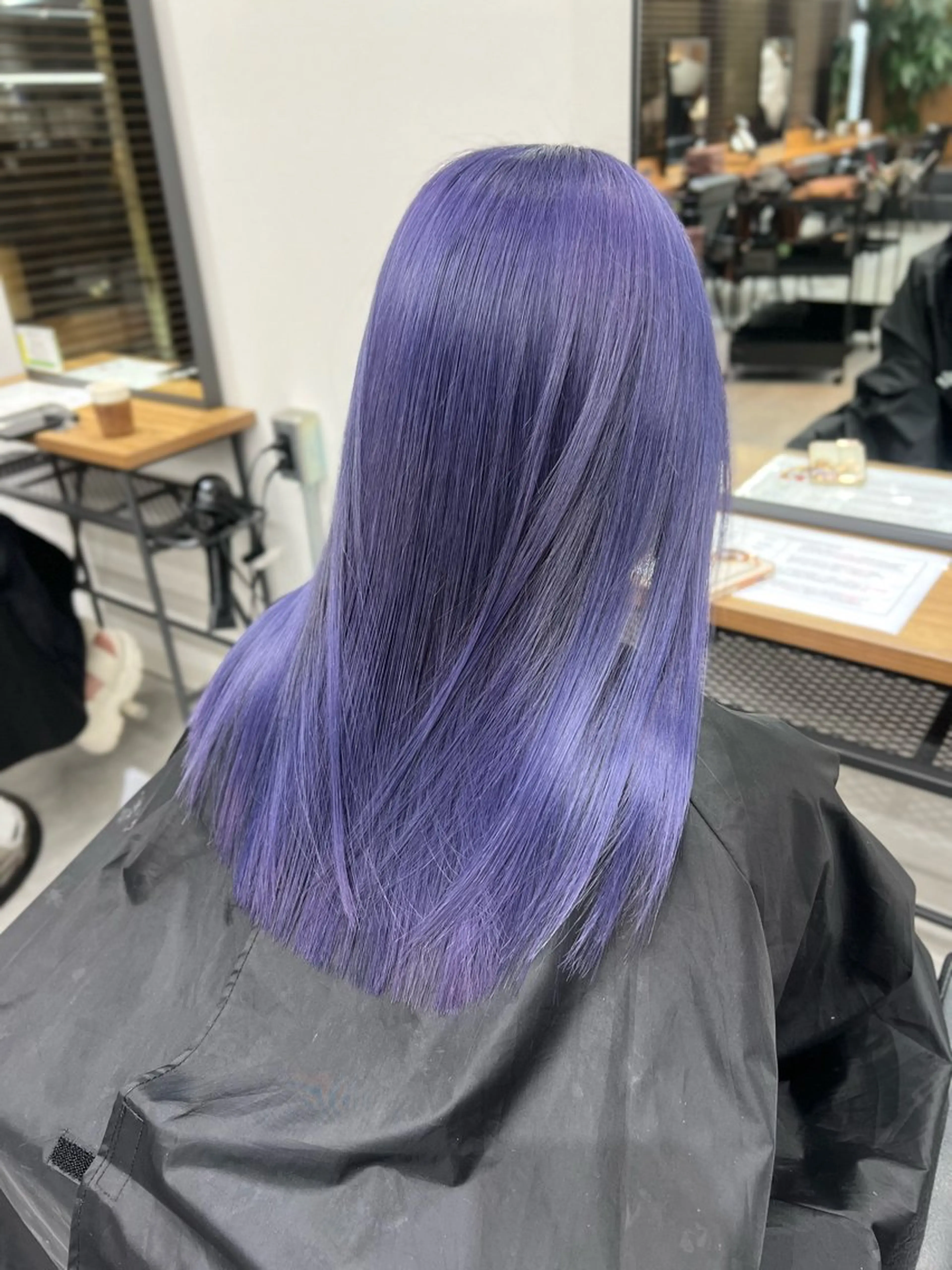 ロング カラー シールエクステ ブリーチ 透明感カラー デザインカラー ダブルカラー ショート/ウルフ カットモデル募集のヘアスタイル