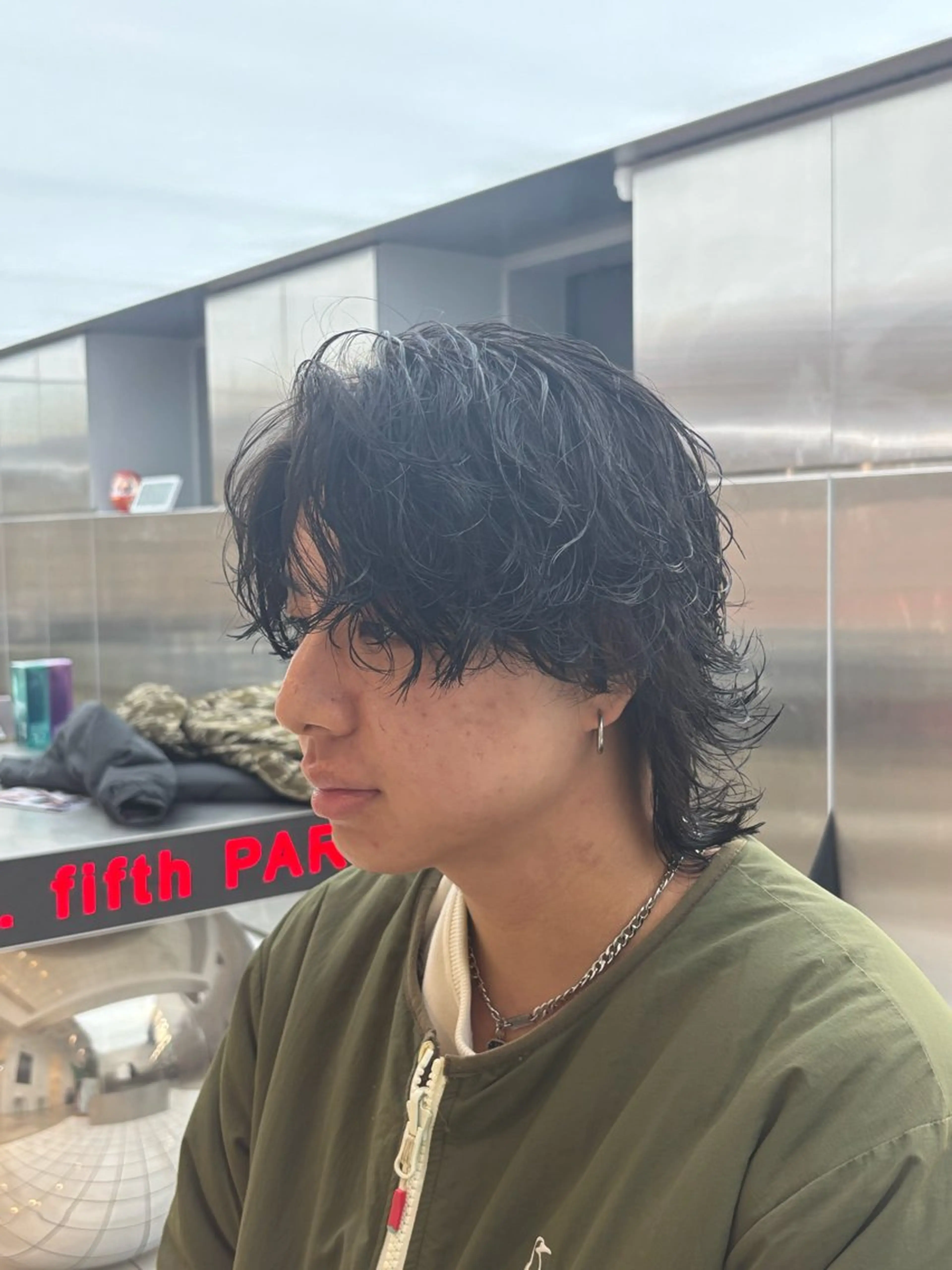 ショート パーマ メンズ センターパート メンズパーマ メンズウルフカット ウルフカット 【fifth】上條 巧真のヘアスタイル