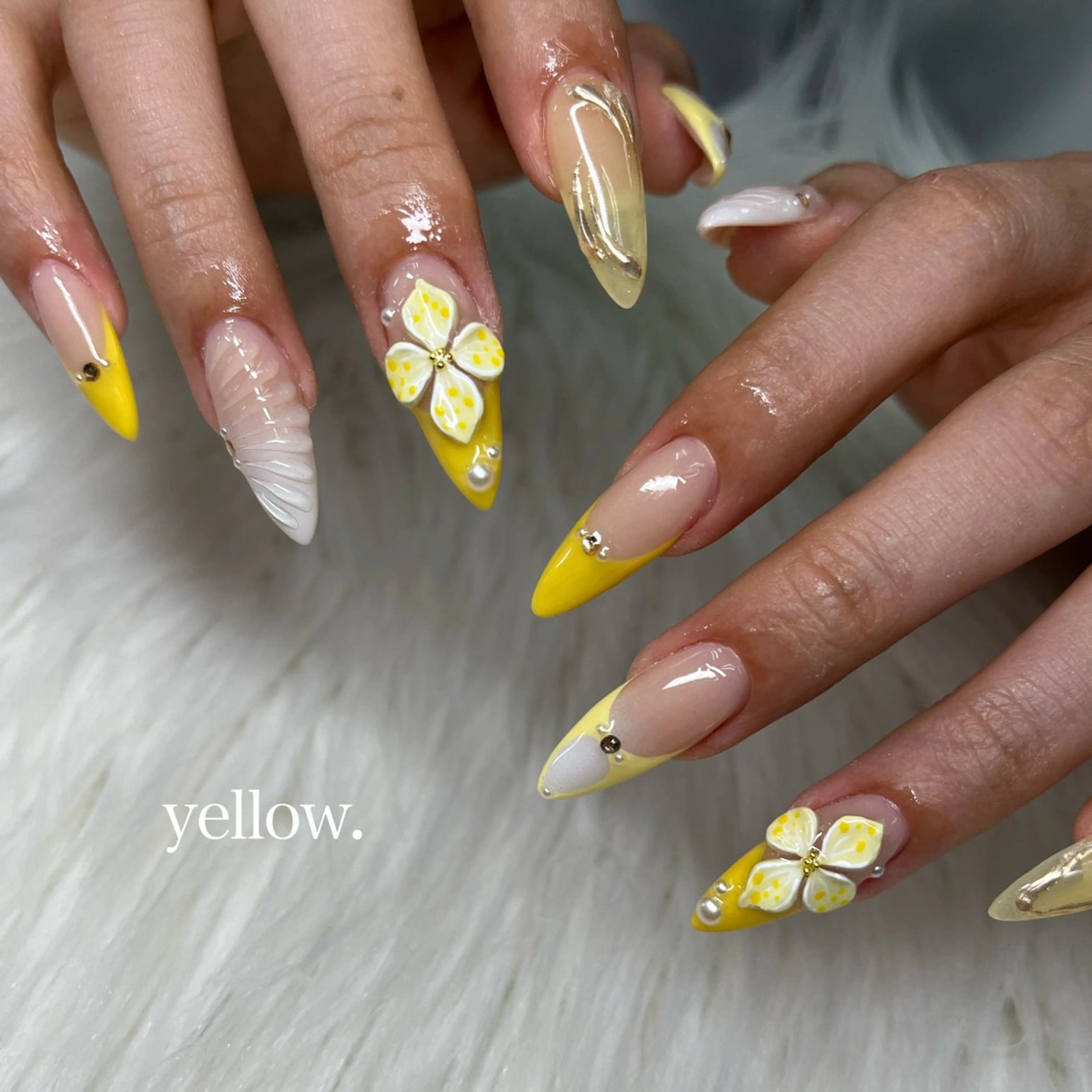 ネイル 黄色 ハンドネイル tener 🧋yume🧋のネイルデザイン