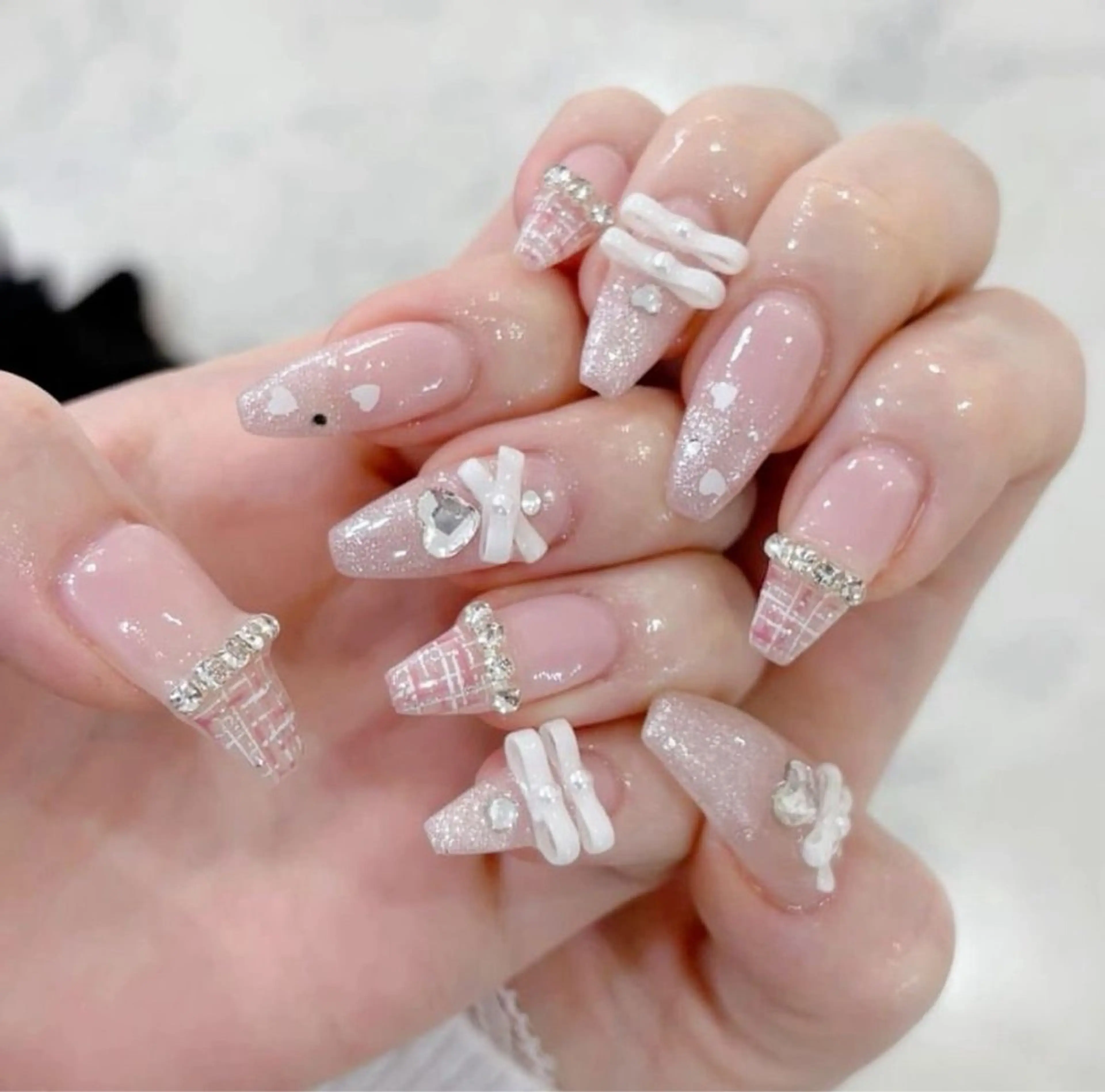 ネイル マグネットネイル ミラーネイル ピンク ネイルチップ 冬ネイル Lee Nailsのネイルデザイン